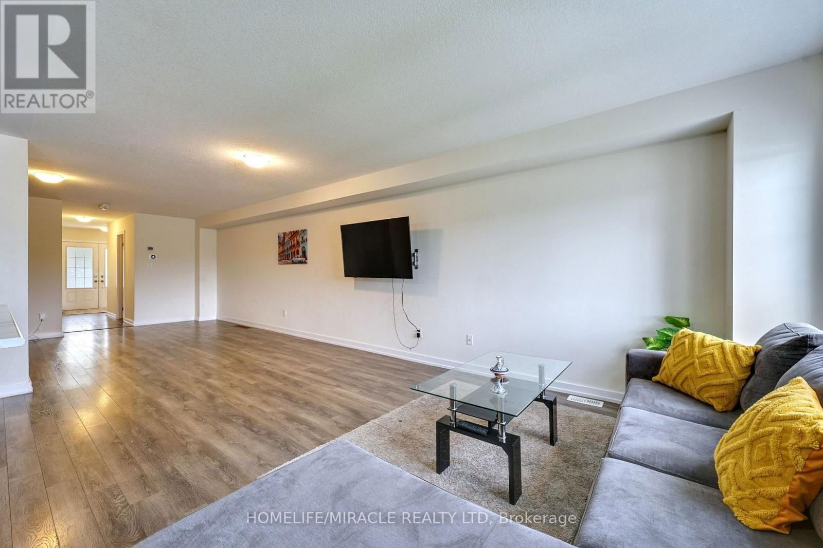 108 GOLDEN SPRING DRIVE Image 10