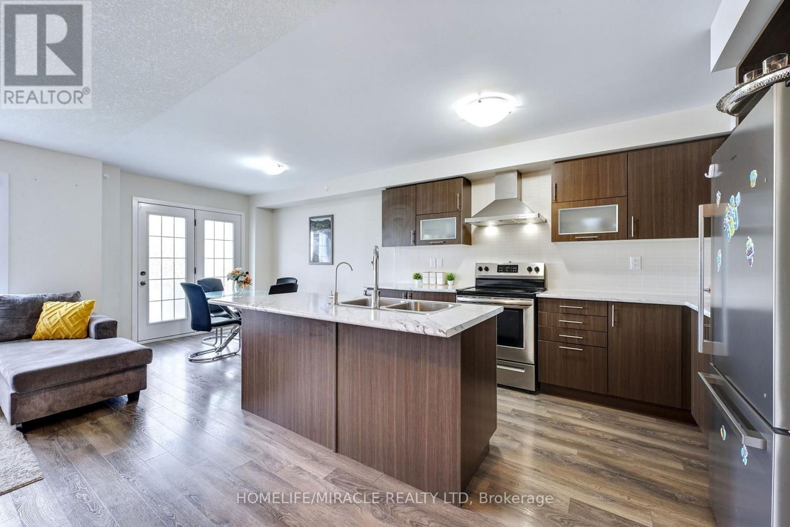 108 GOLDEN SPRING DRIVE Image 11