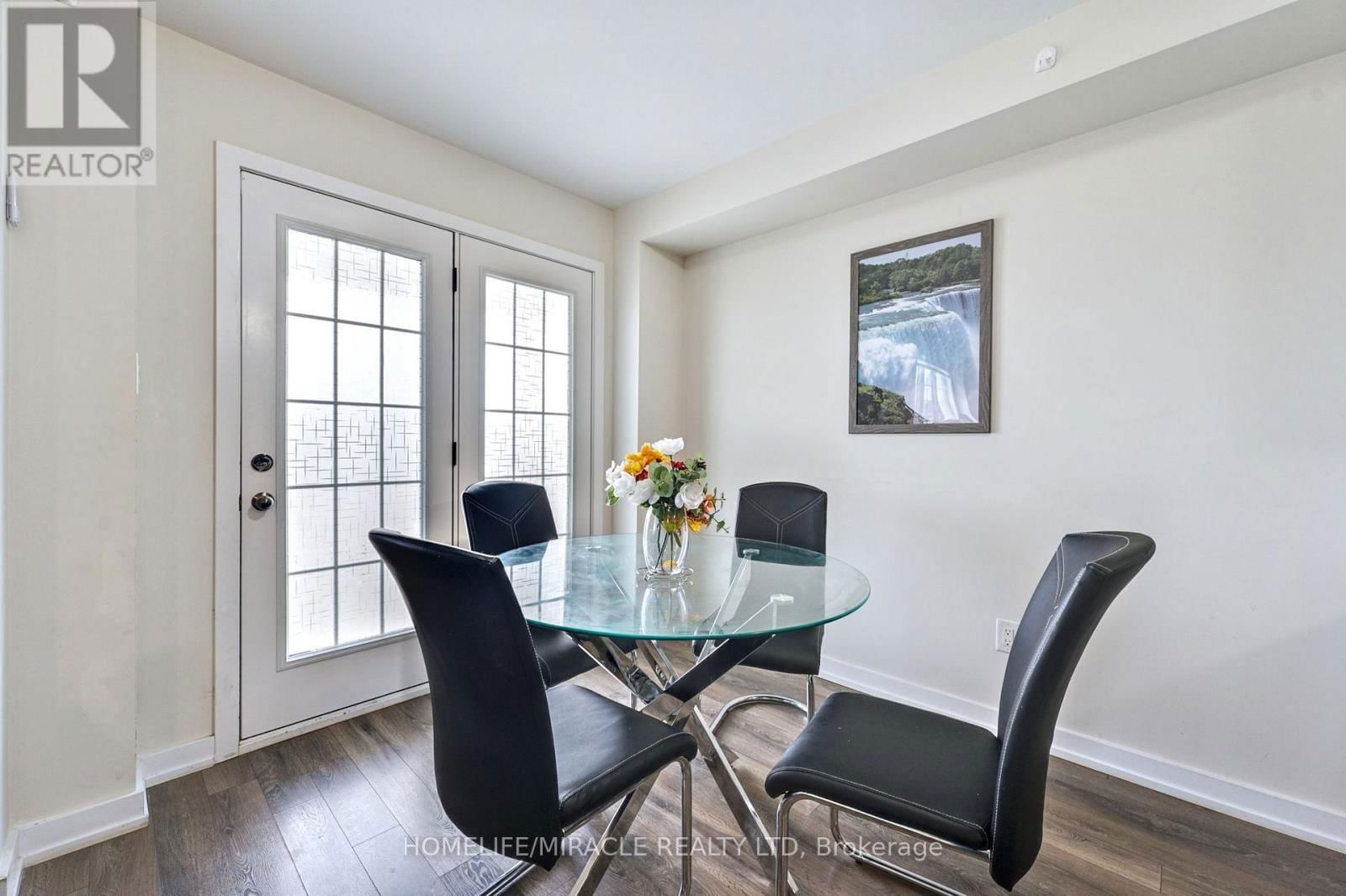 108 GOLDEN SPRING DRIVE Image 20