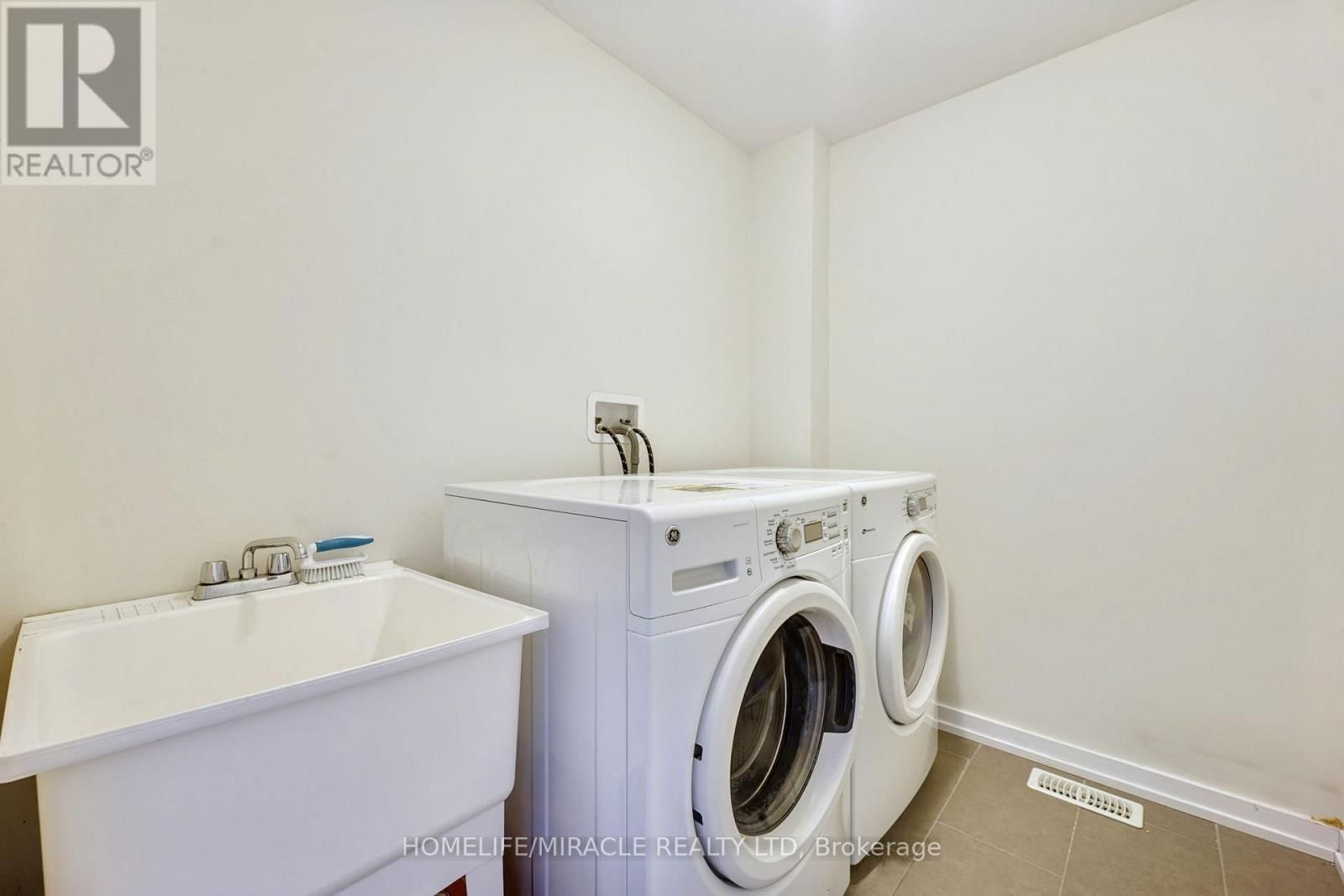 108 GOLDEN SPRING DRIVE Image 30