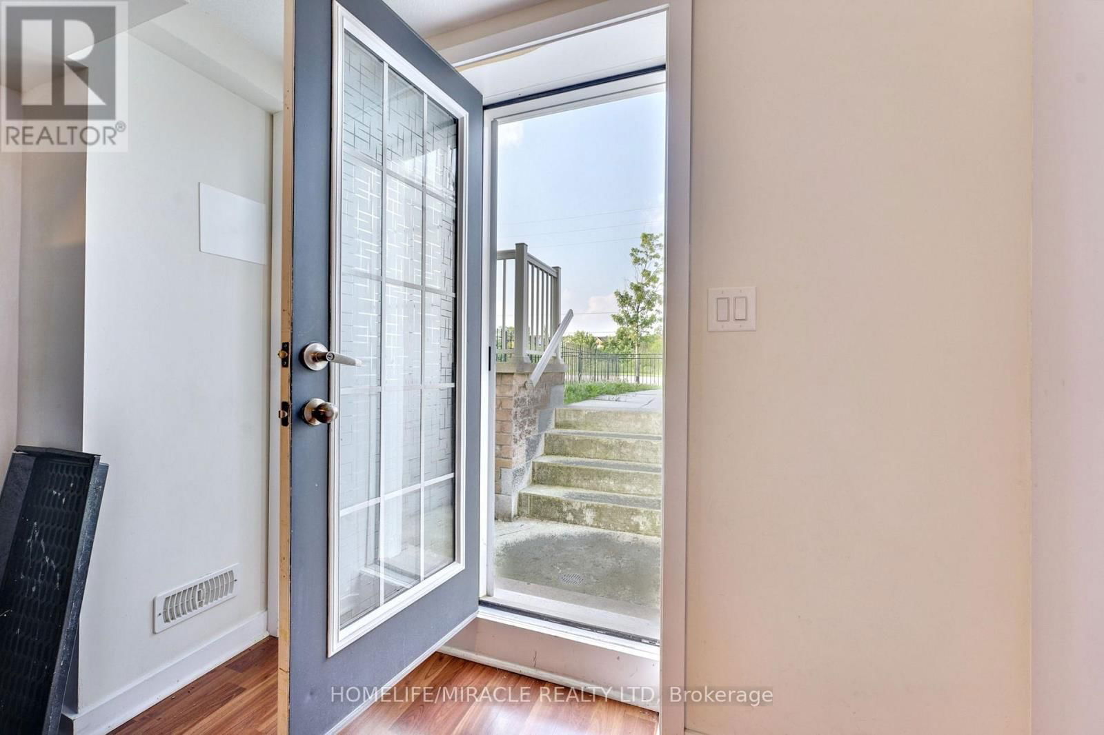 108 GOLDEN SPRING DRIVE Image 32