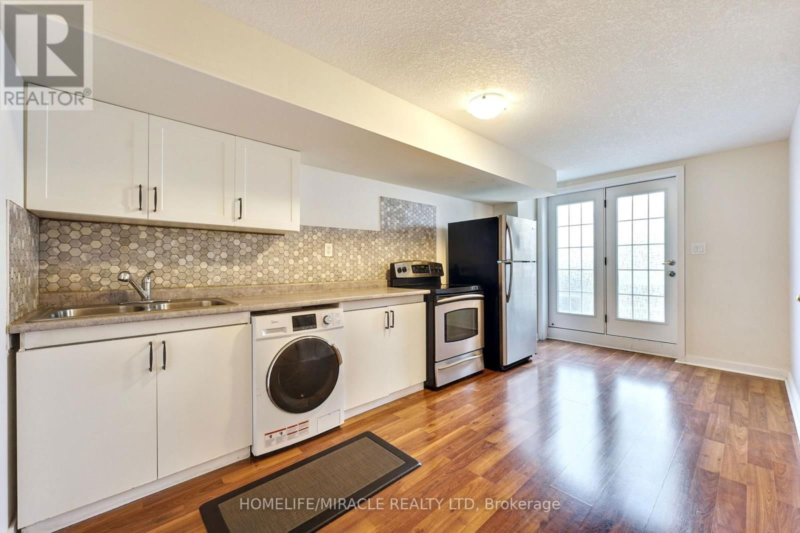 108 GOLDEN SPRING DRIVE Image 35