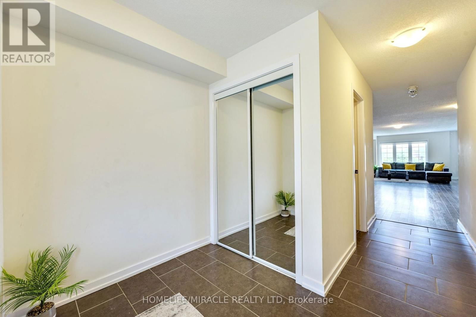 108 GOLDEN SPRING DRIVE Image 6