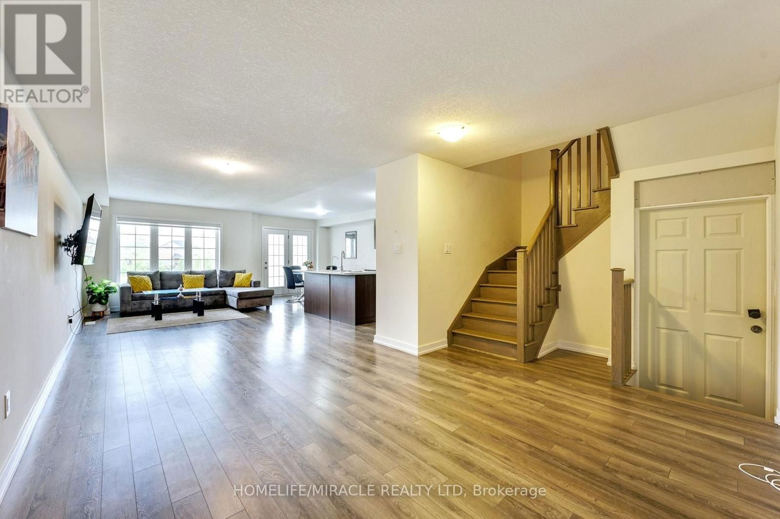 108 GOLDEN SPRING DRIVE Image 7