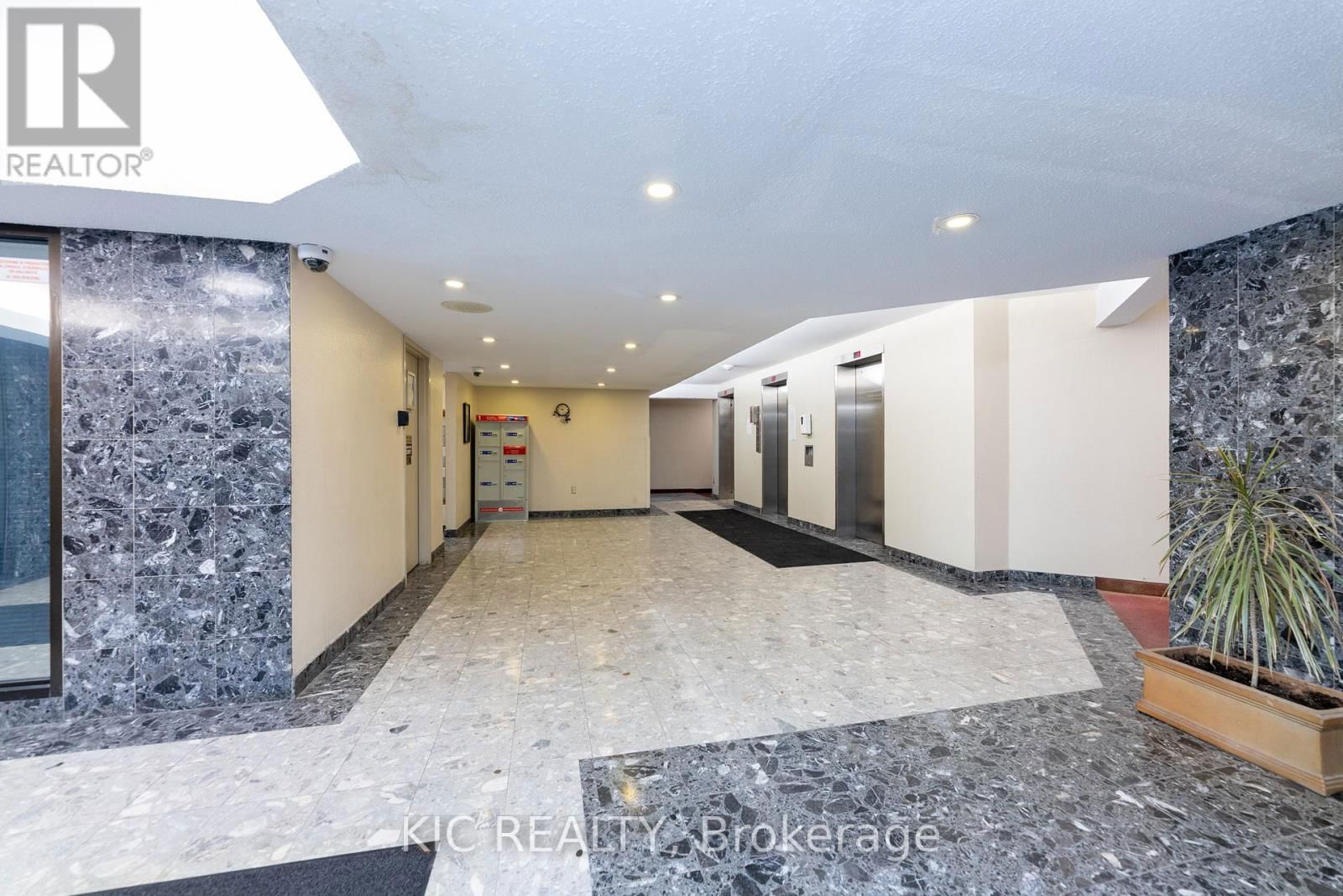 1507 - 238 ALBION ROAD Image 3