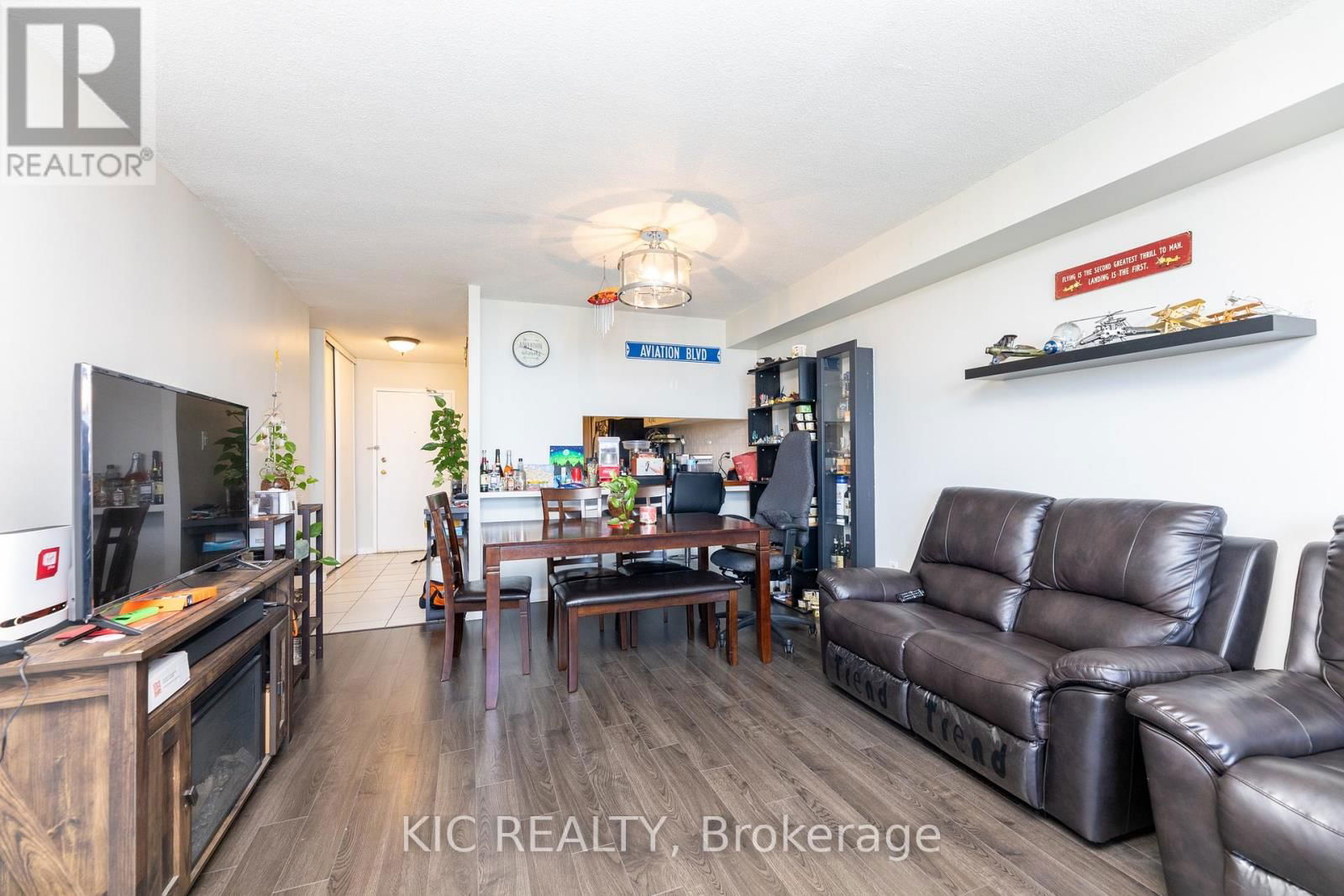 1507 - 238 ALBION ROAD Image 9