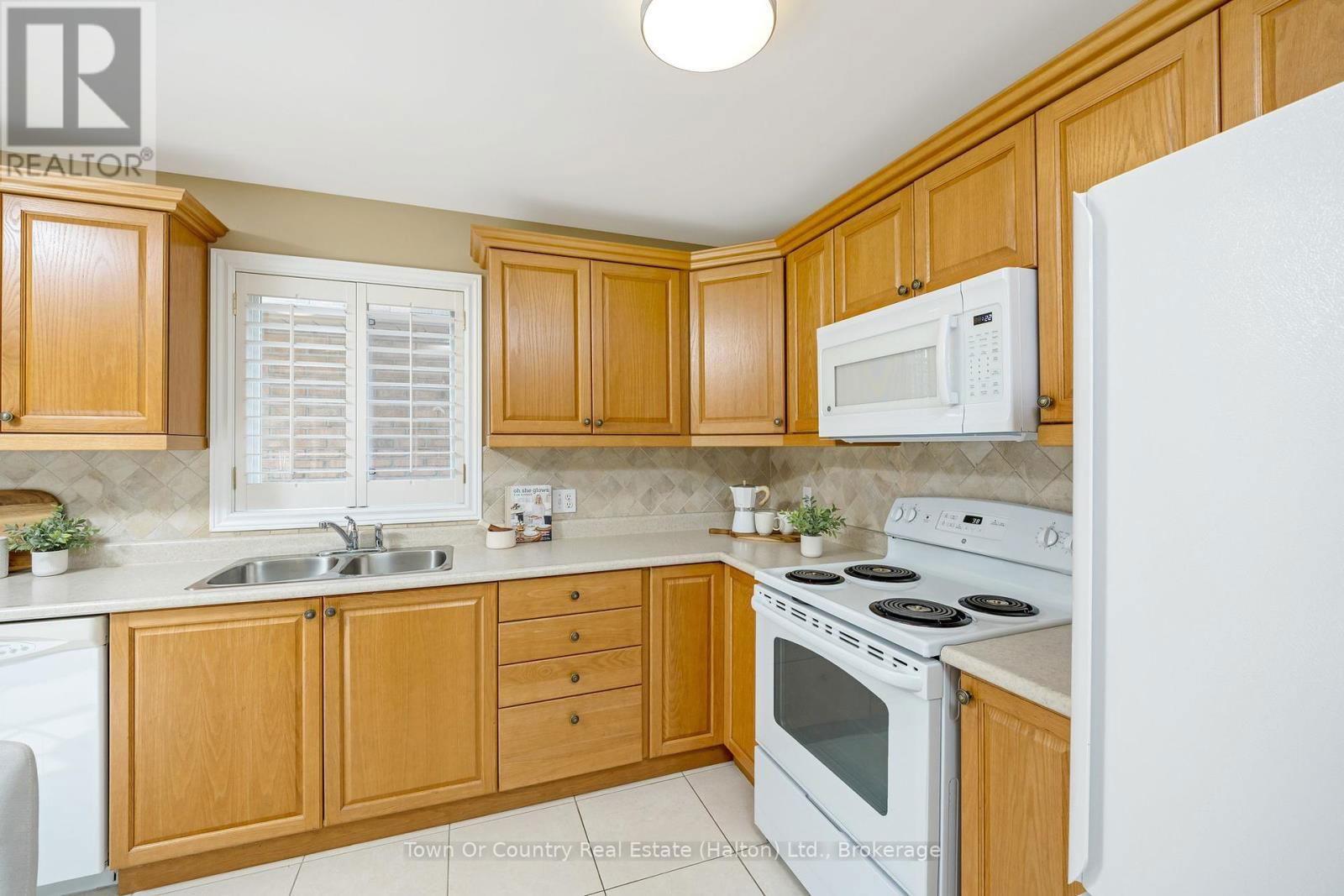 330 CENTENNIAL FOREST DRIVE Image 14