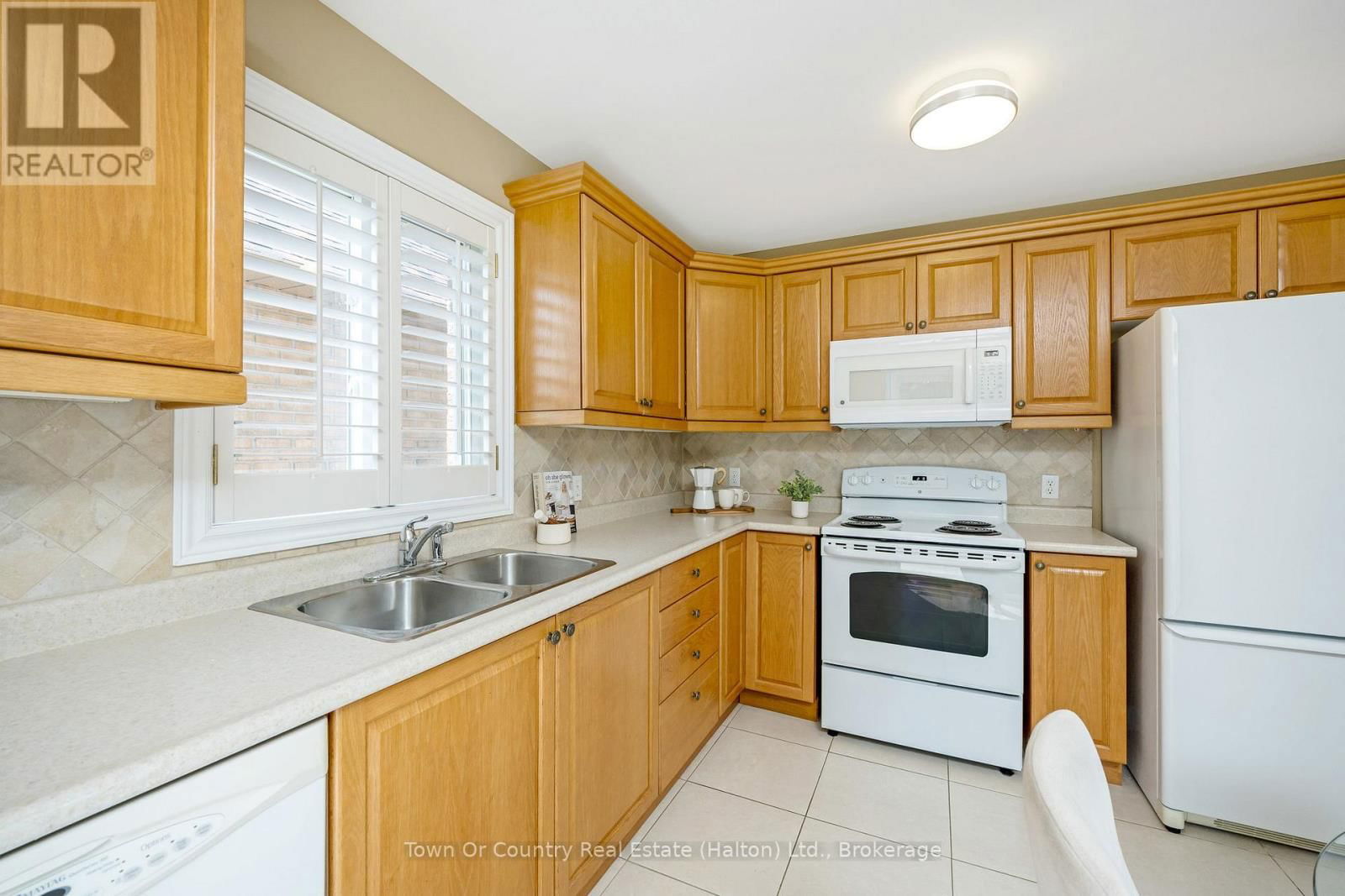 330 CENTENNIAL FOREST DRIVE Image 16