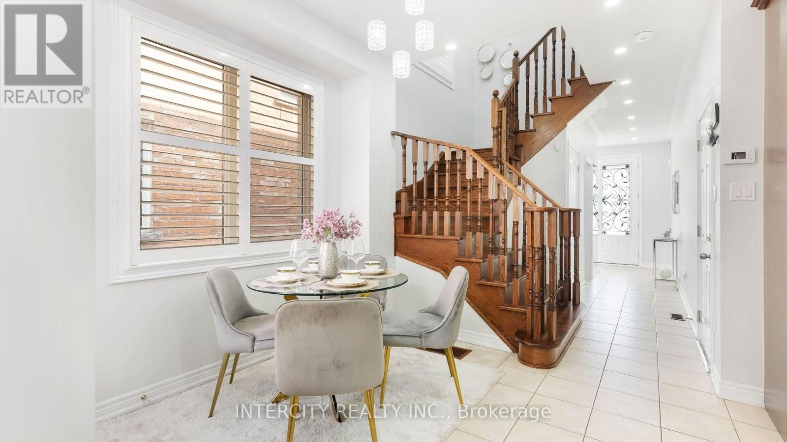 72 CAMPWOOD CRESCENT Image 10