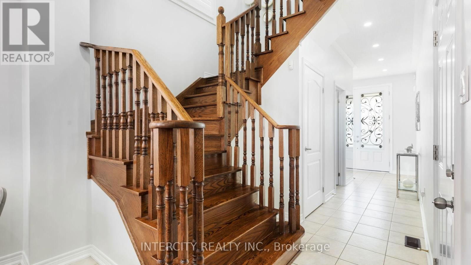 72 CAMPWOOD CRESCENT Image 18