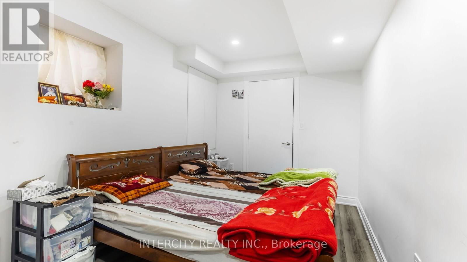 72 CAMPWOOD CRESCENT Image 38