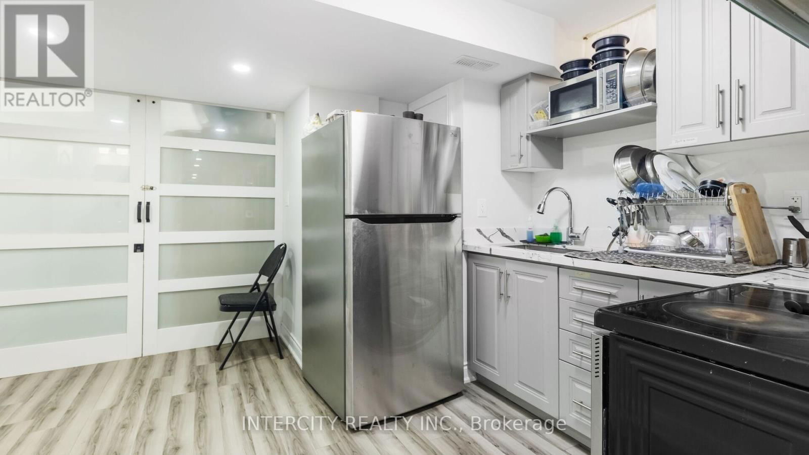 72 CAMPWOOD CRESCENT Image 39