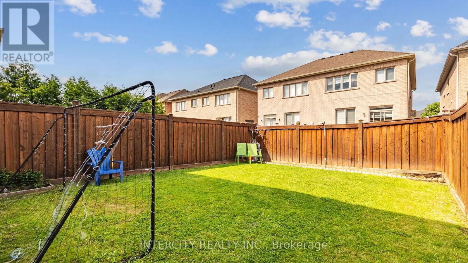 72 CAMPWOOD CRESCENT Image 46