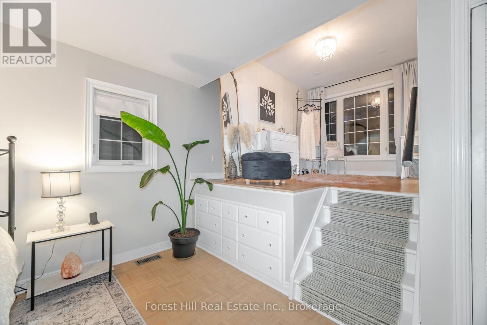 24 UPMINSTER CRESCENT Image 25
