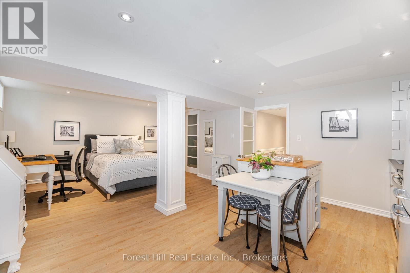 24 UPMINSTER CRESCENT Image 37