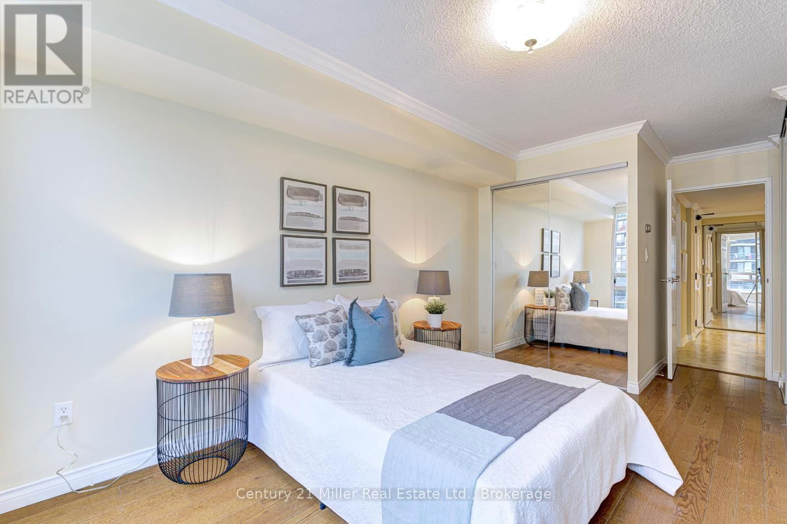 501 - 2180 MARINE DRIVE Image 23