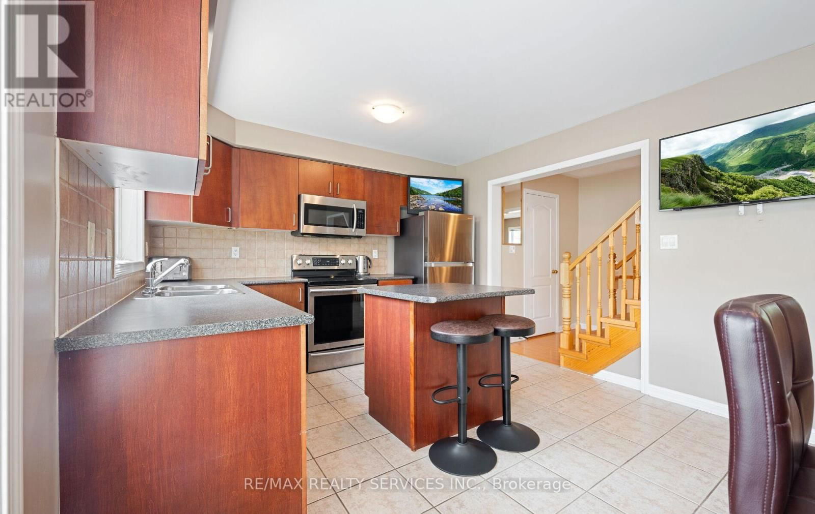 69 DECKER HOLLOW CIRCLE Image 21