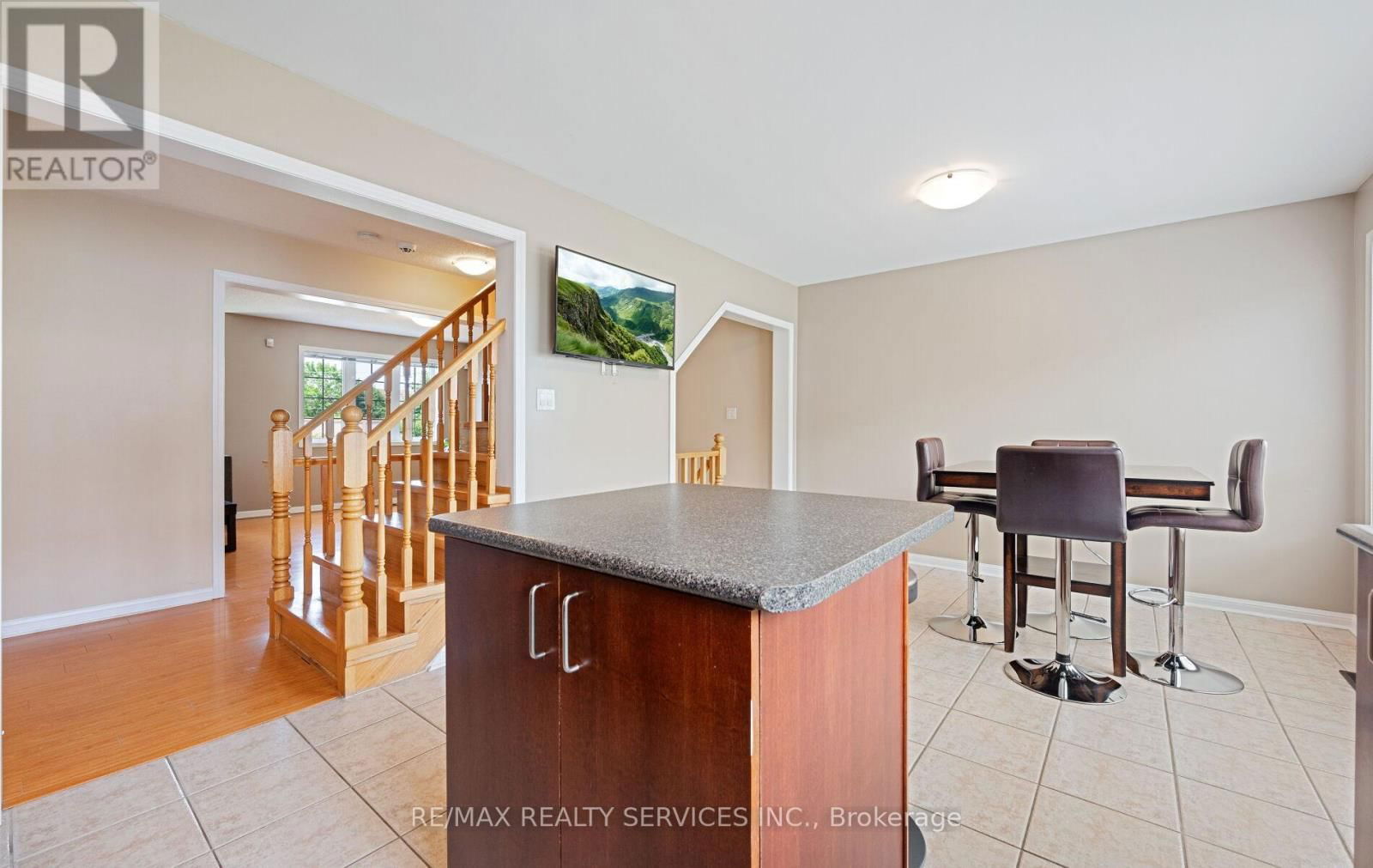 69 DECKER HOLLOW CIRCLE Image 24