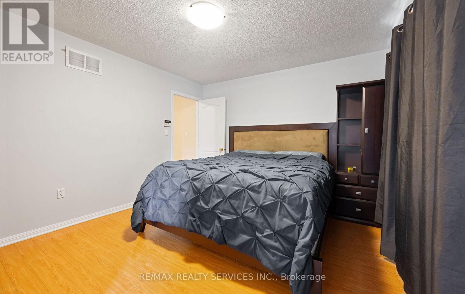 69 DECKER HOLLOW CIRCLE Image 31