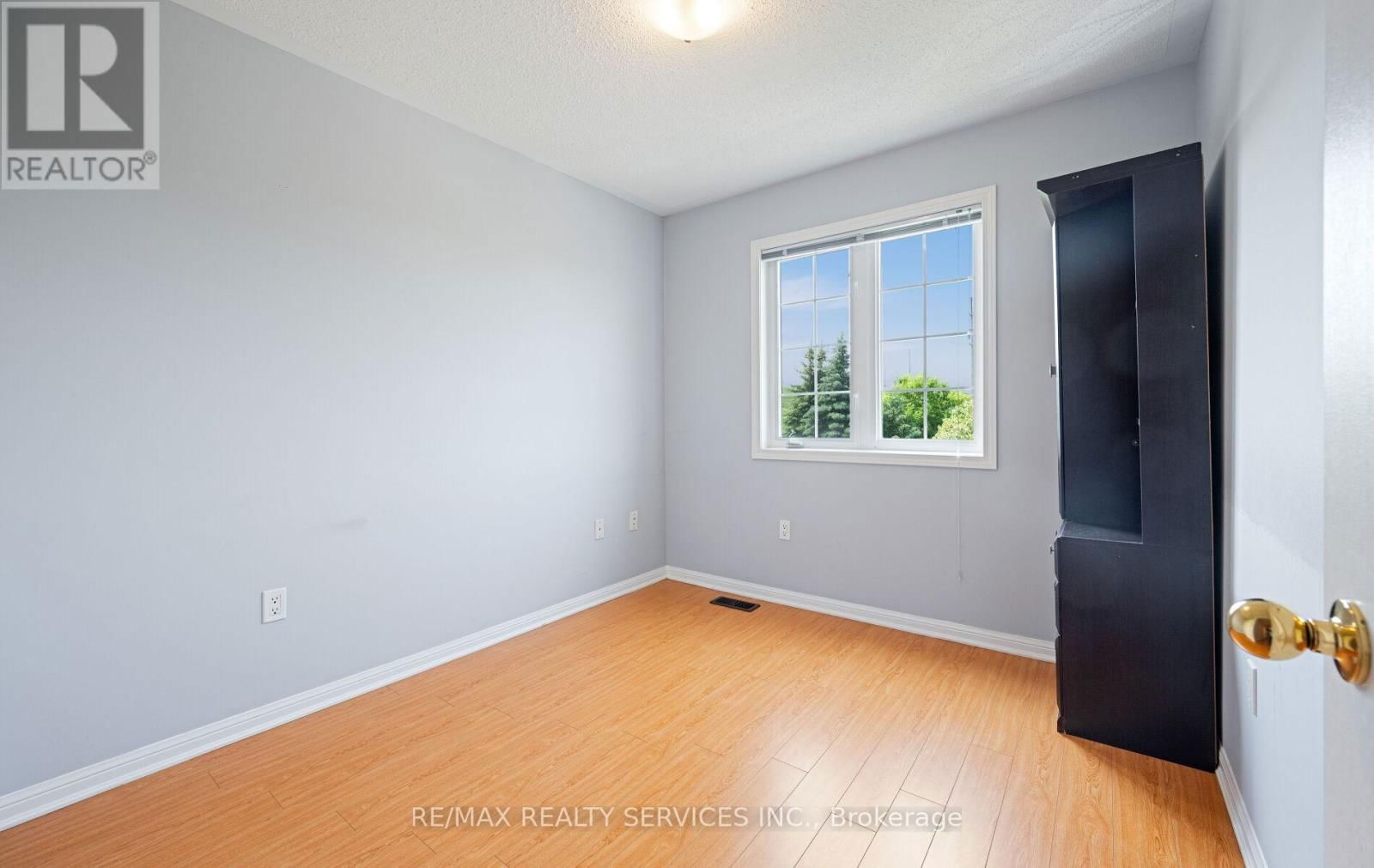 69 DECKER HOLLOW CIRCLE Image 35