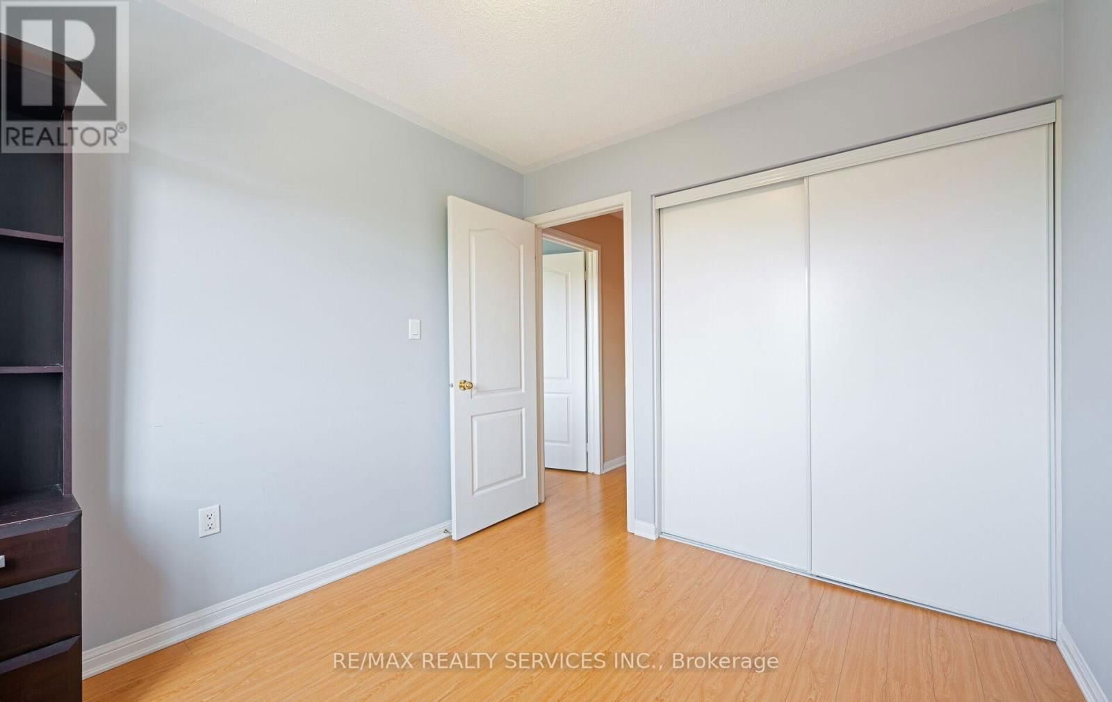 69 DECKER HOLLOW CIRCLE Image 36