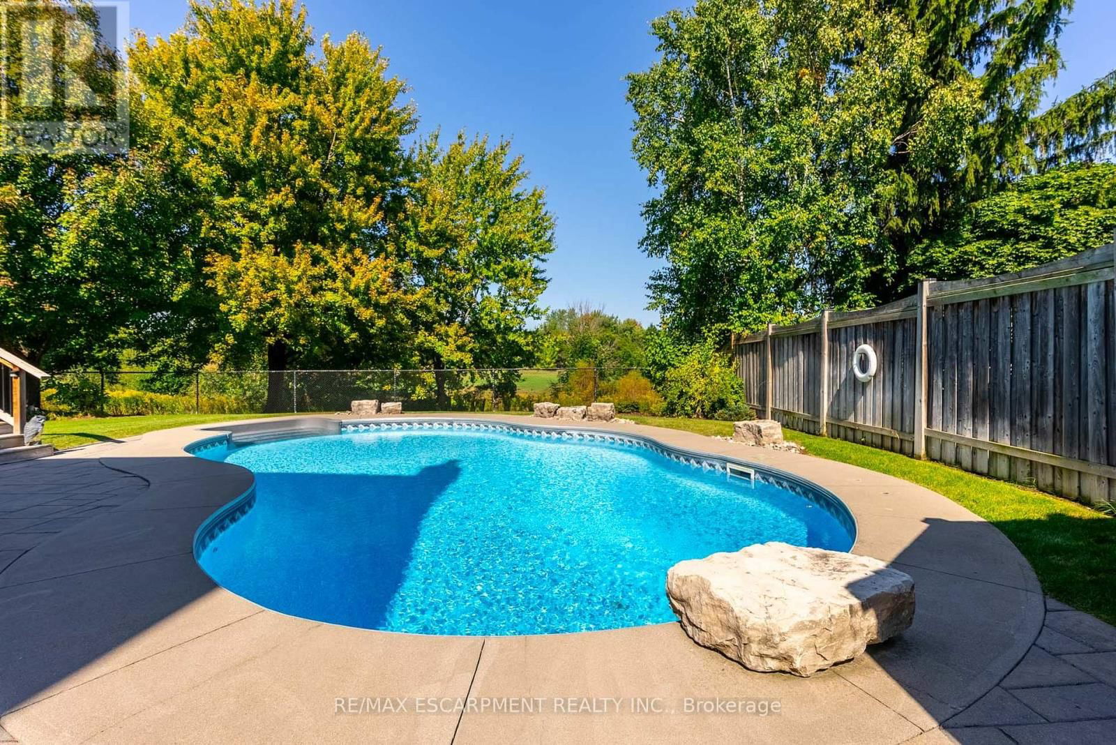 2049 COUNTRY CLUB DRIVE Image 10