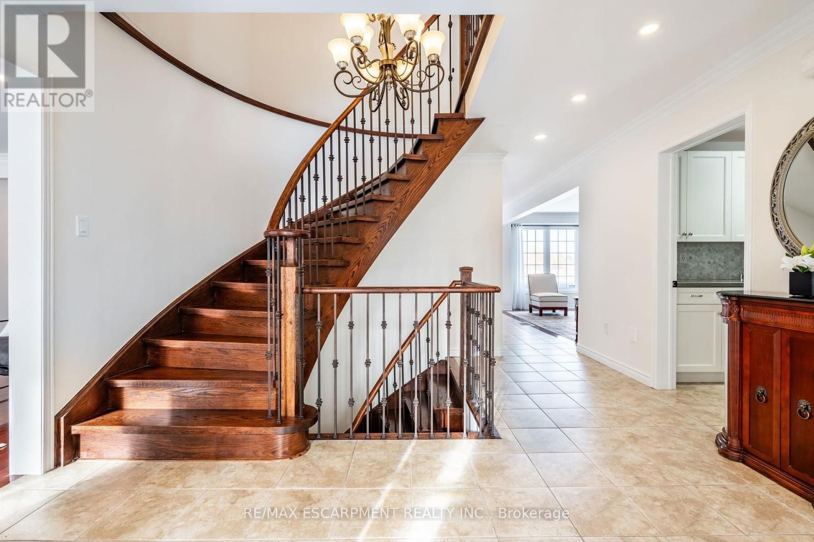 2049 COUNTRY CLUB DRIVE Image 14