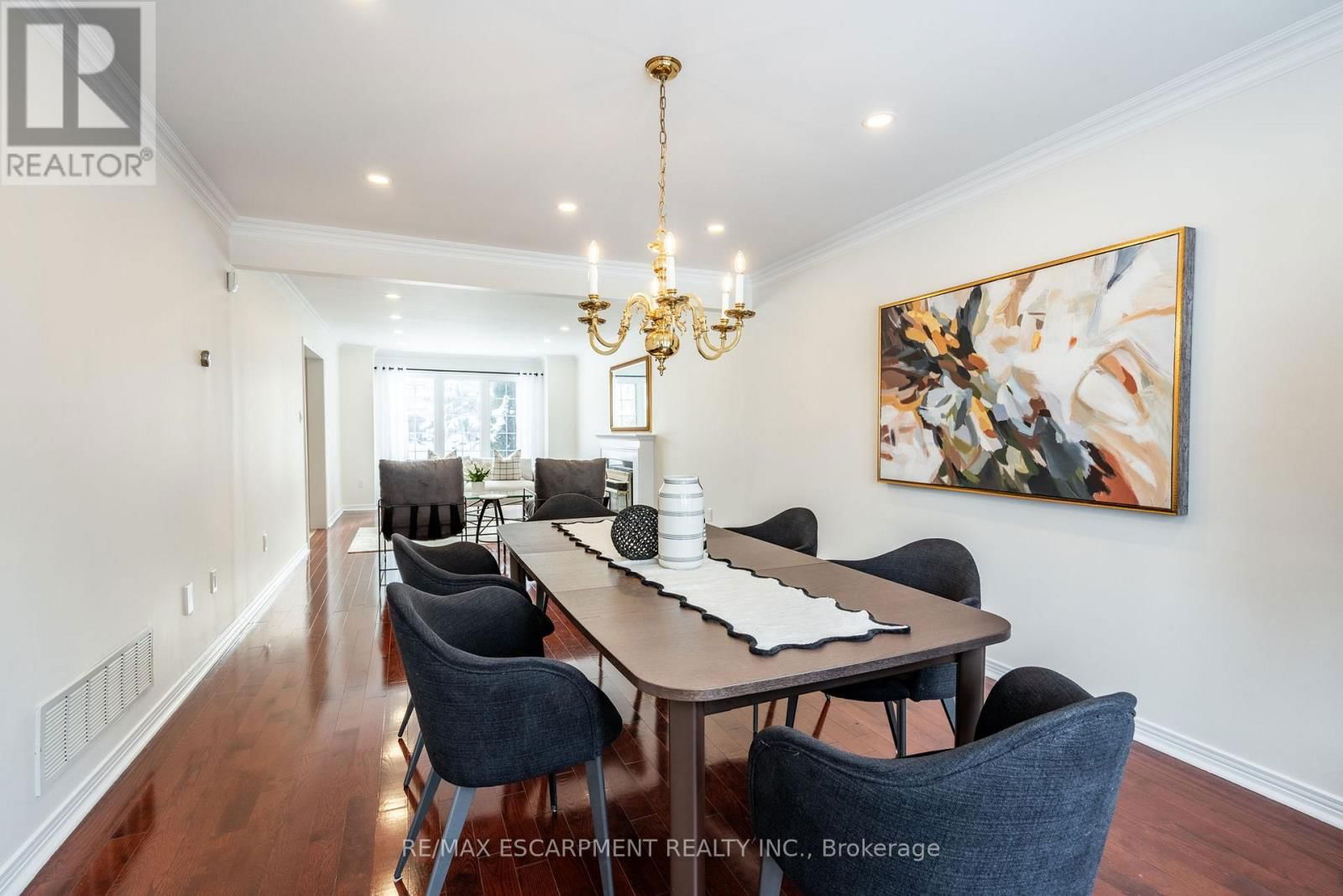 2049 COUNTRY CLUB DRIVE Image 21