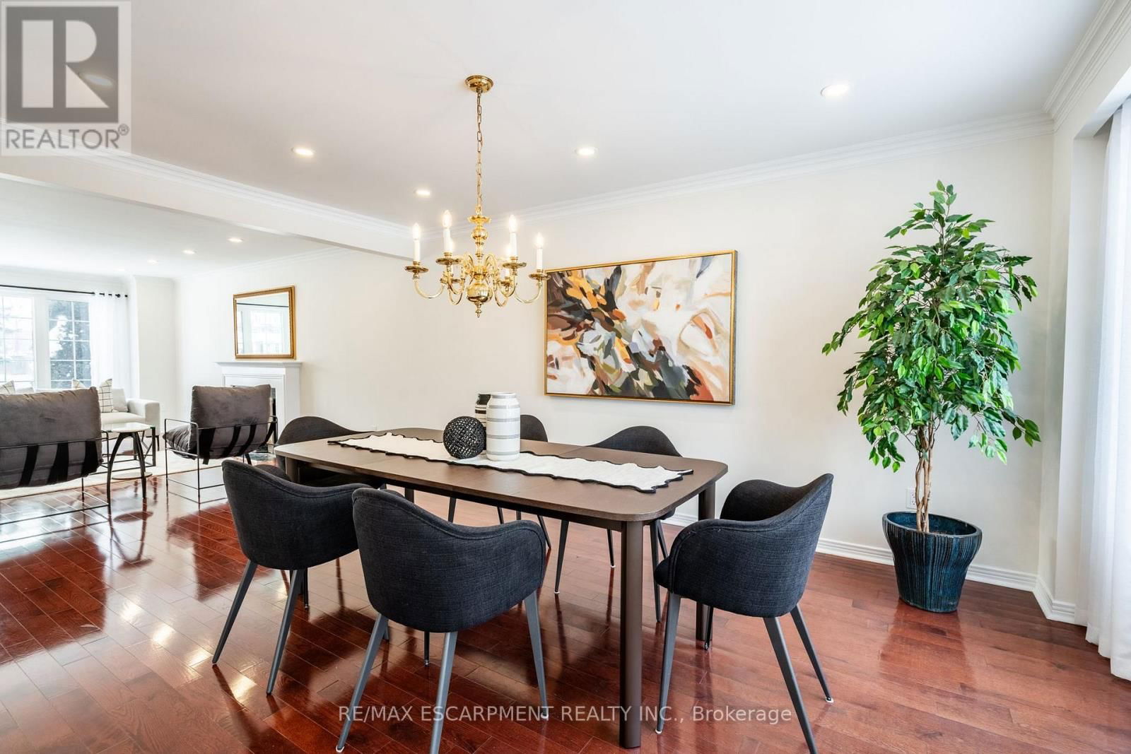 2049 COUNTRY CLUB DRIVE Image 22
