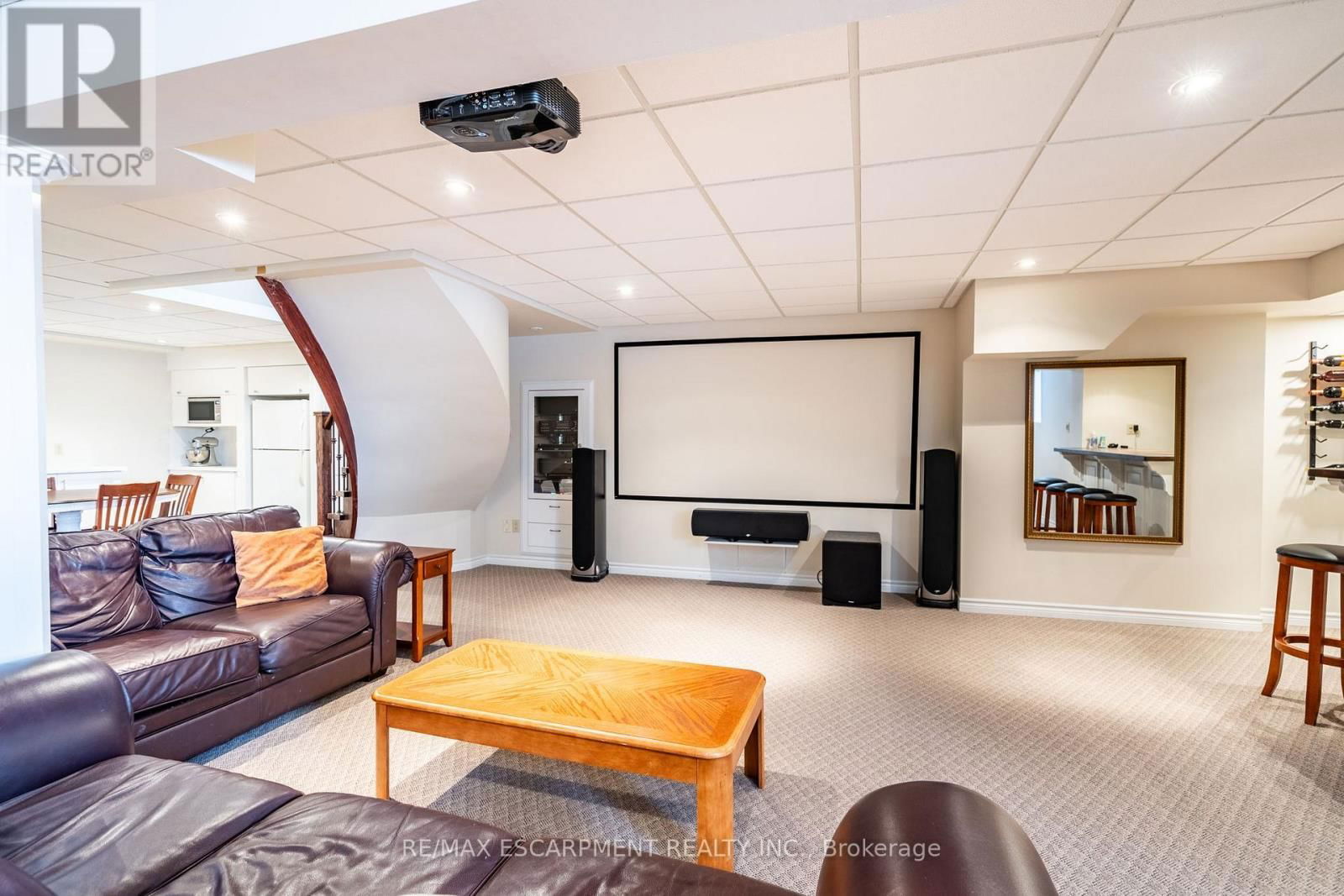 2049 COUNTRY CLUB DRIVE Image 43