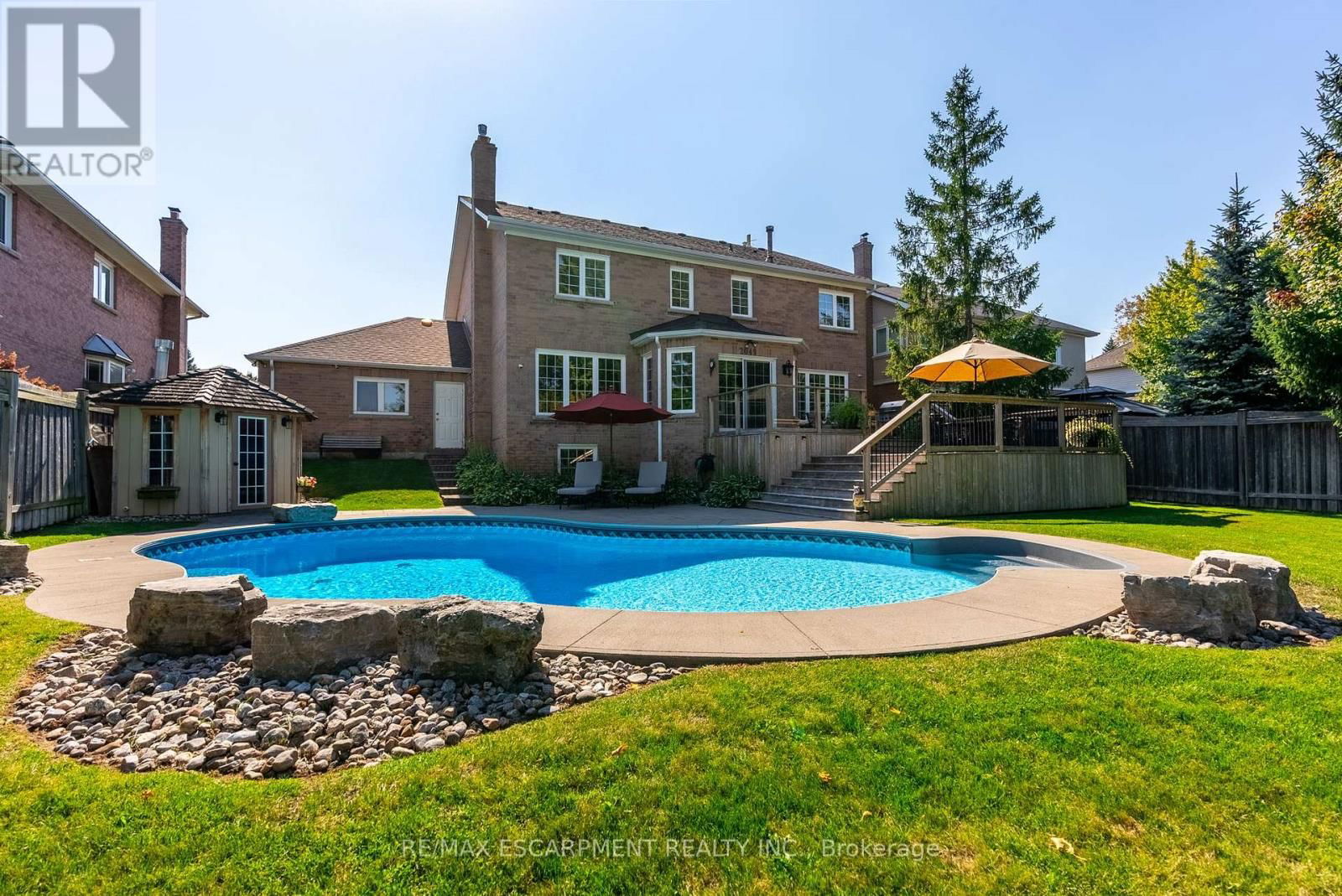 2049 COUNTRY CLUB DRIVE Image 8