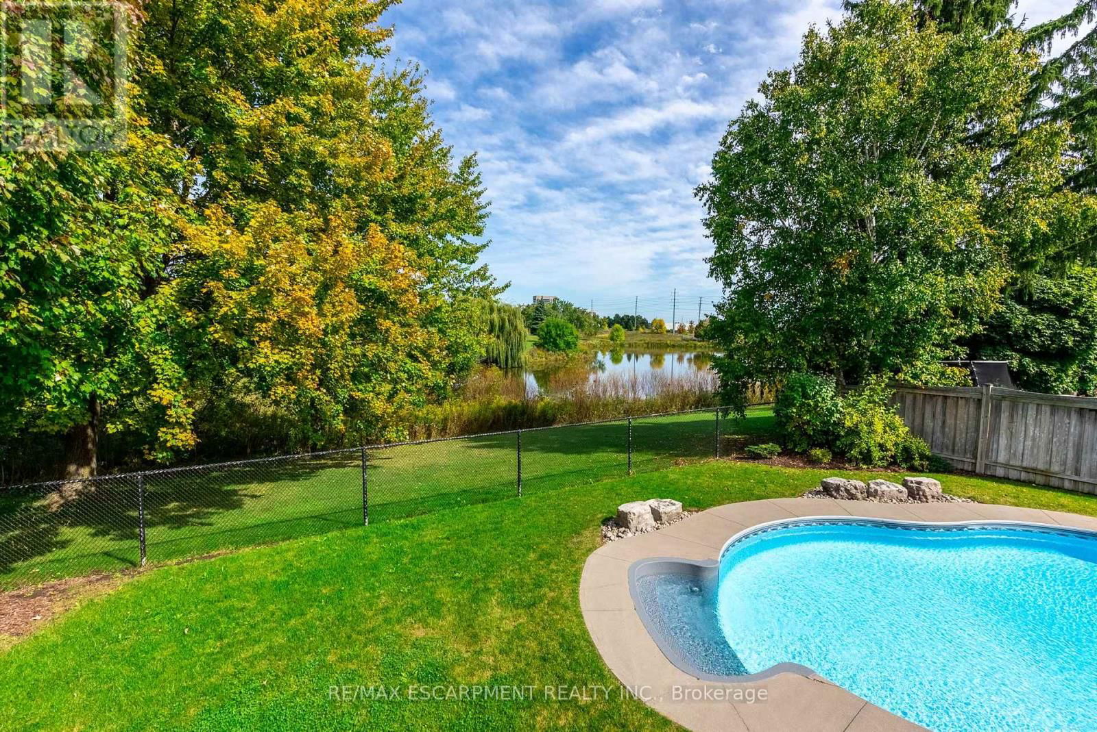 2049 COUNTRY CLUB DRIVE Image 9
