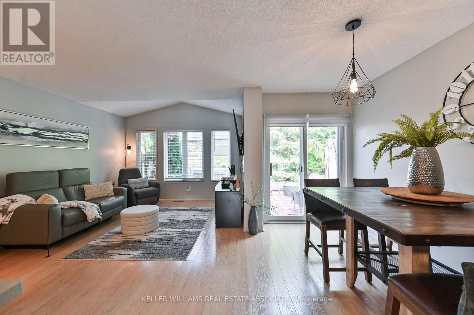 7514 BLACK WALNUT TRAIL Image 9
