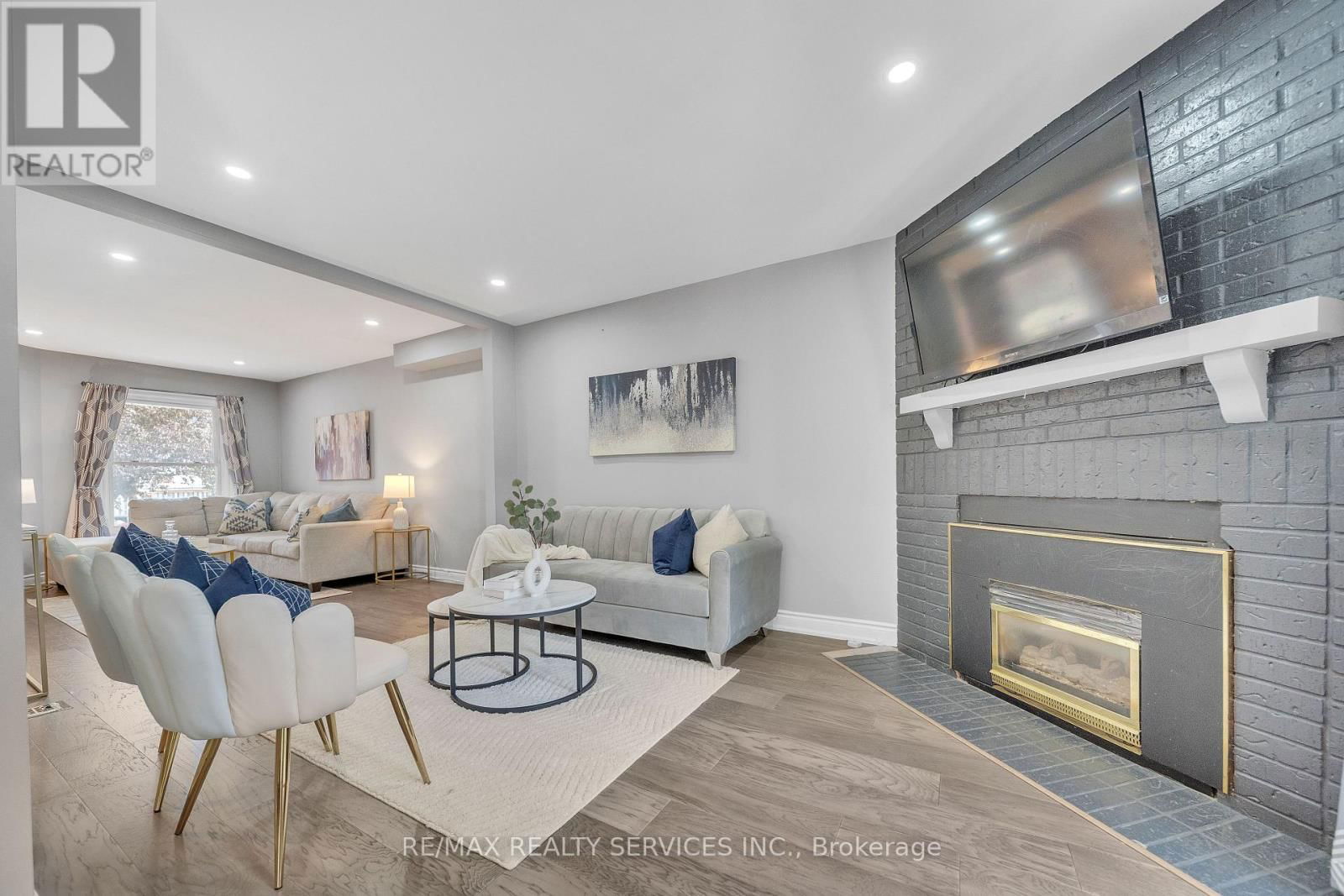 305 FAITH DRIVE Image 12