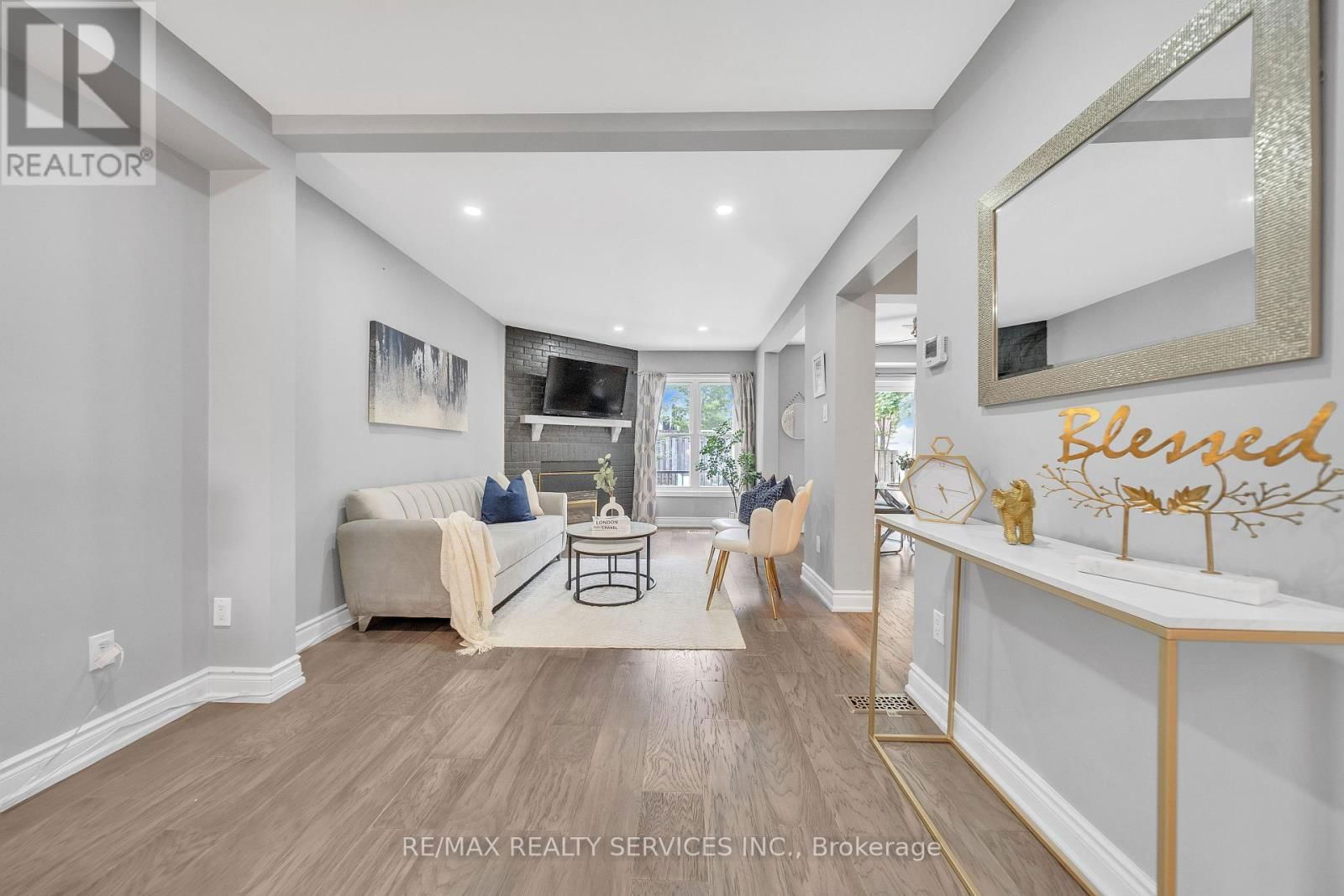 305 FAITH DRIVE Image 13