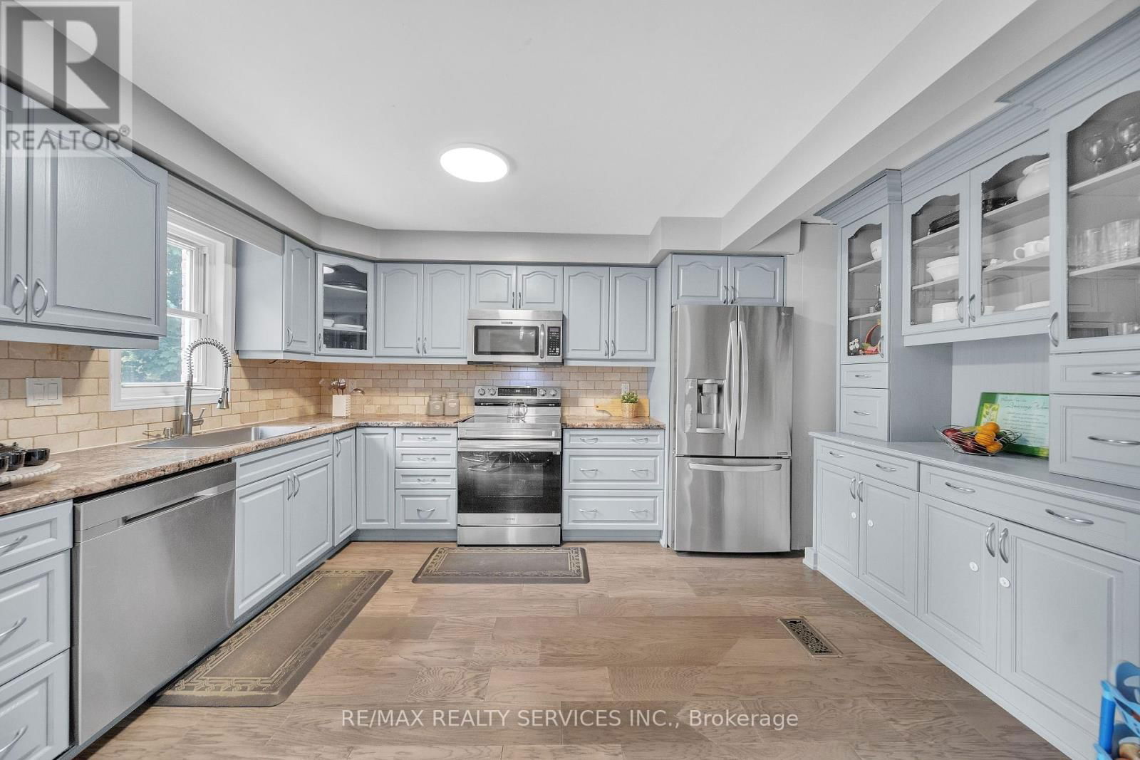 305 FAITH DRIVE Image 15