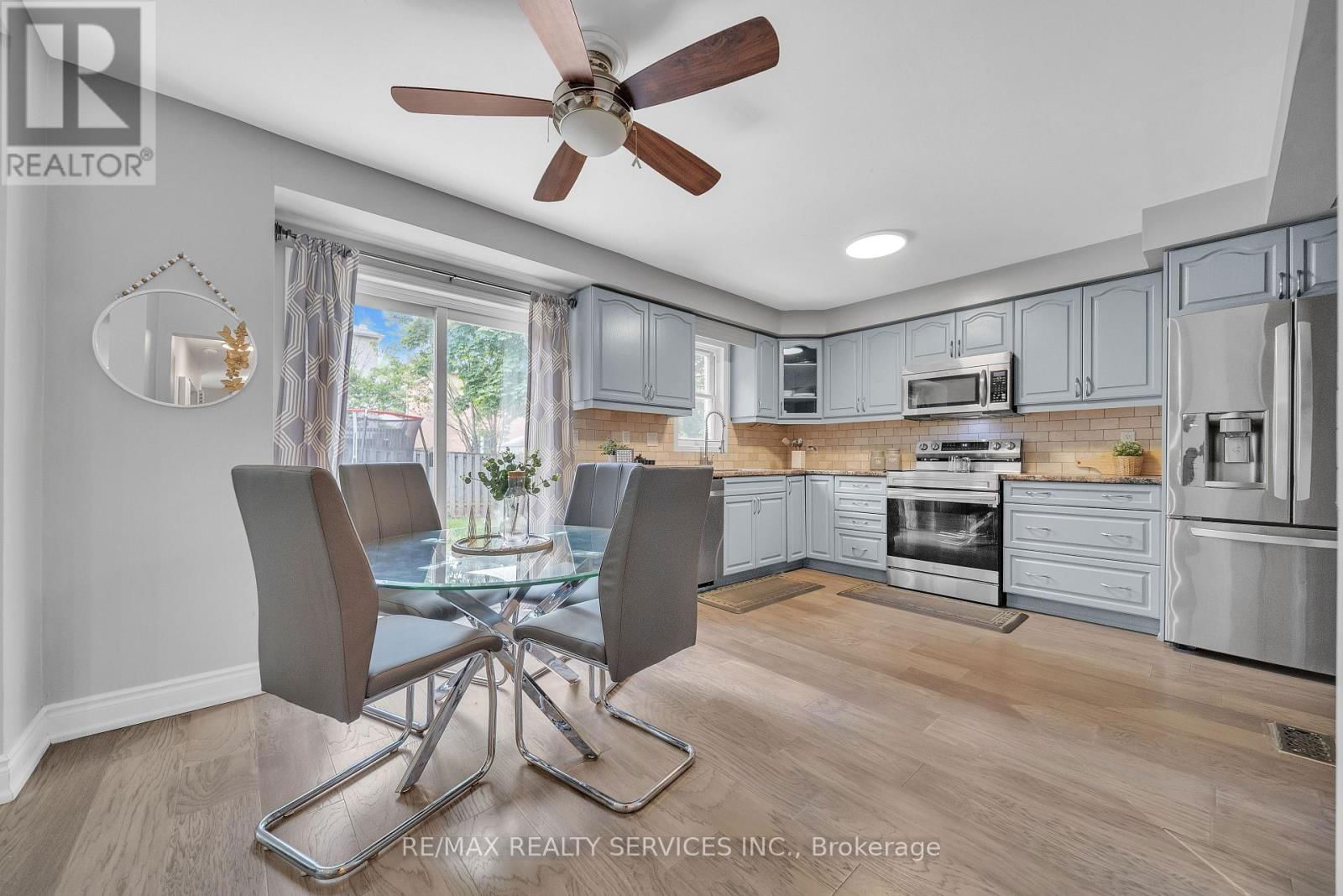 305 FAITH DRIVE Image 16