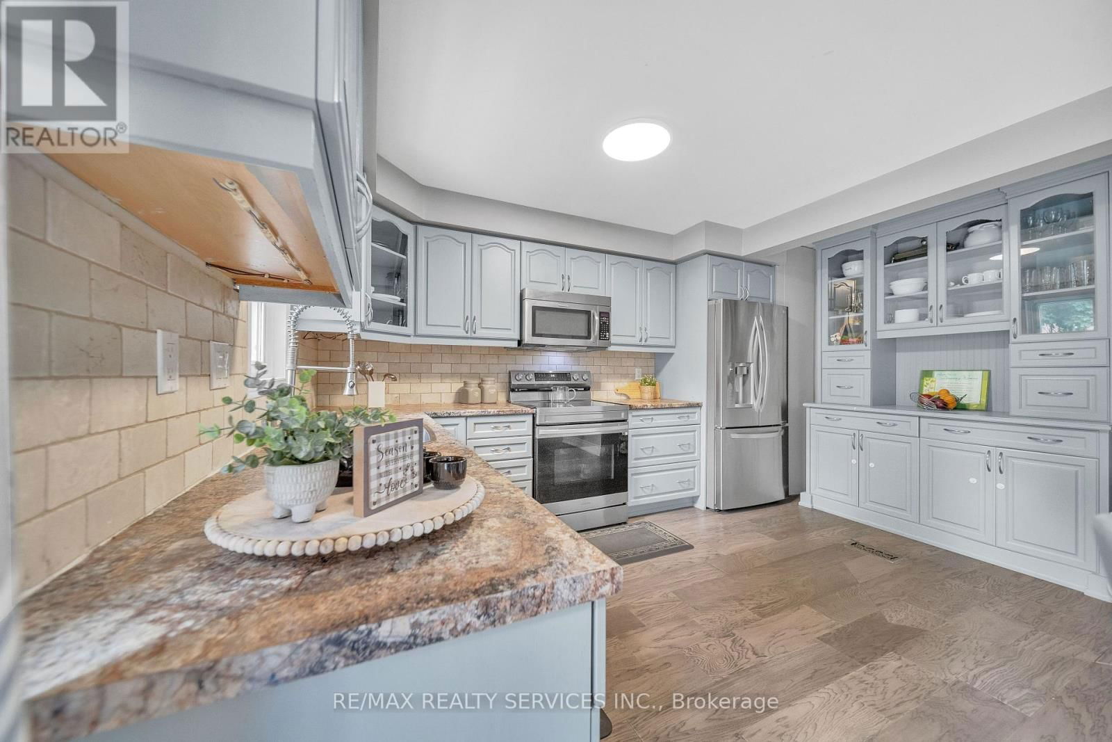 305 FAITH DRIVE Image 17