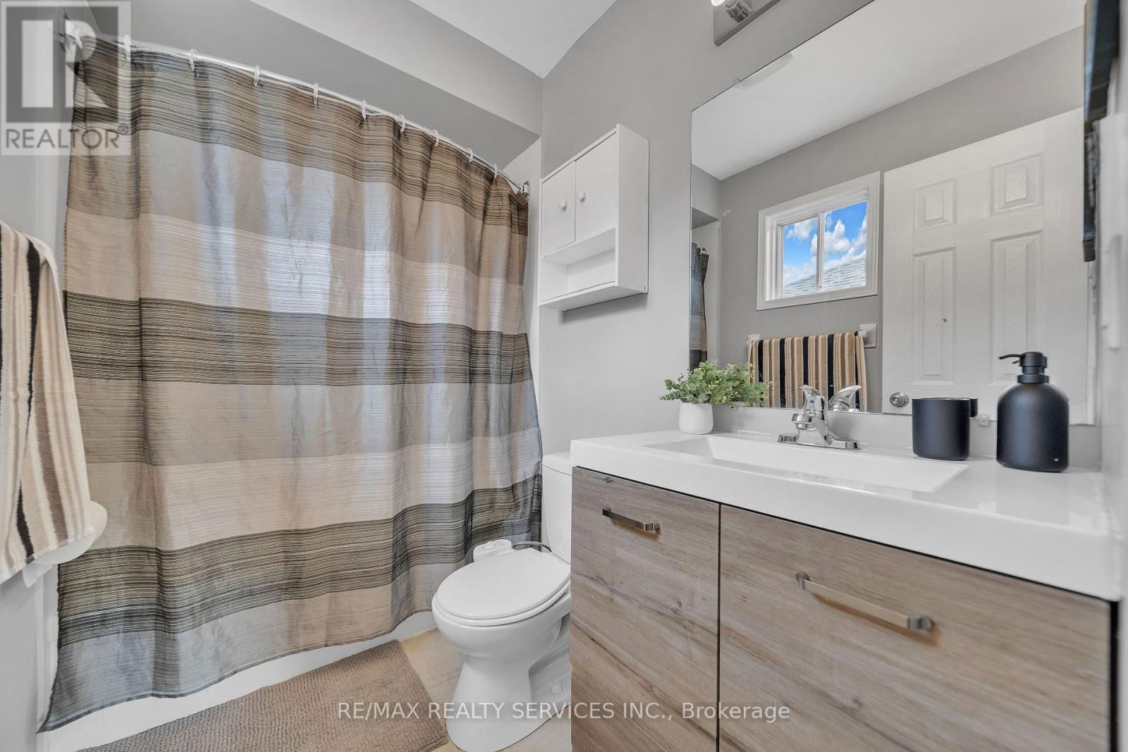 305 FAITH DRIVE Image 24
