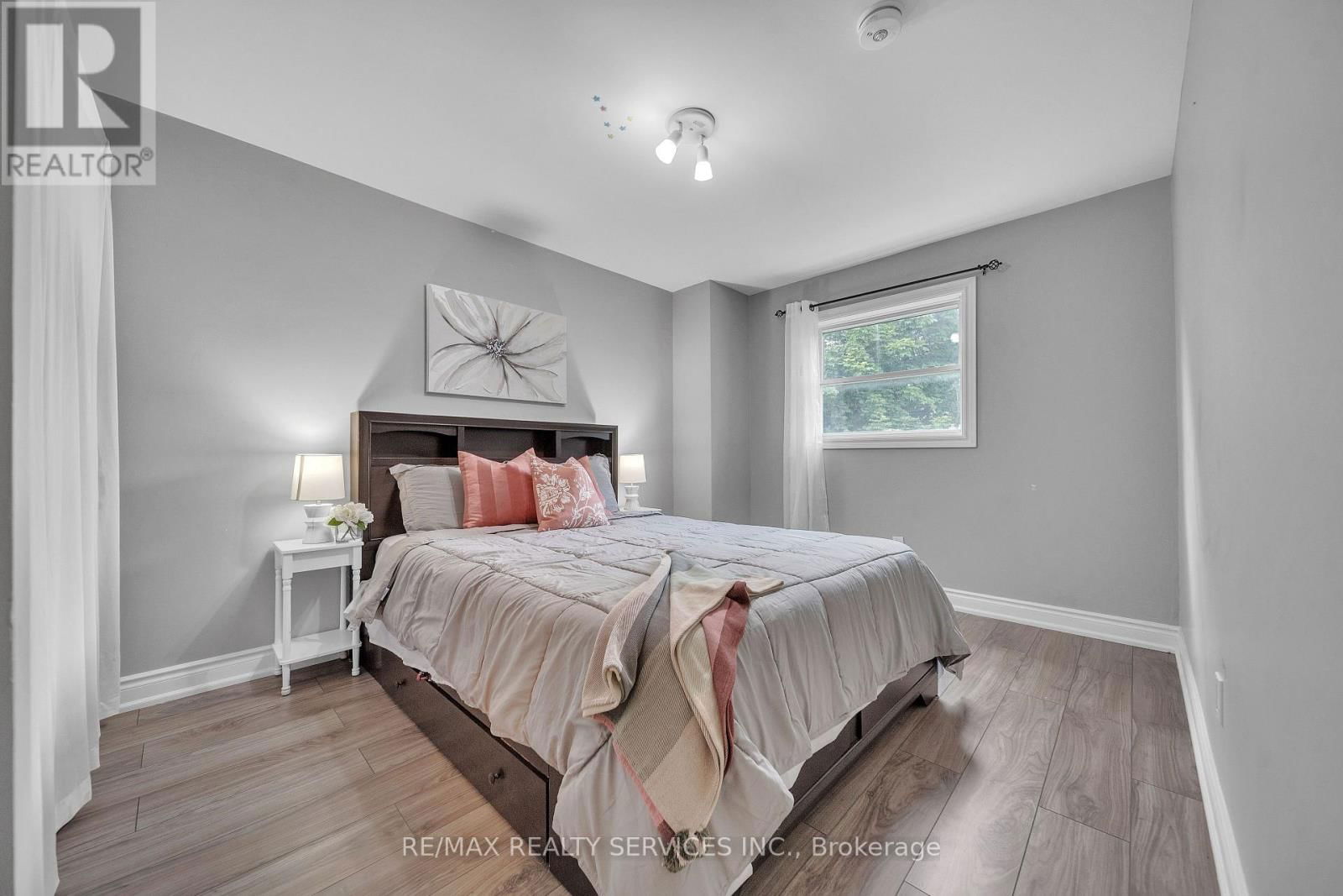 305 FAITH DRIVE Image 25