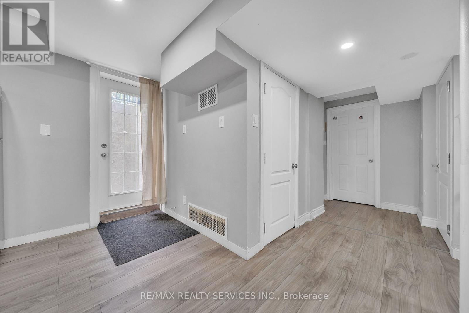 305 FAITH DRIVE Image 34