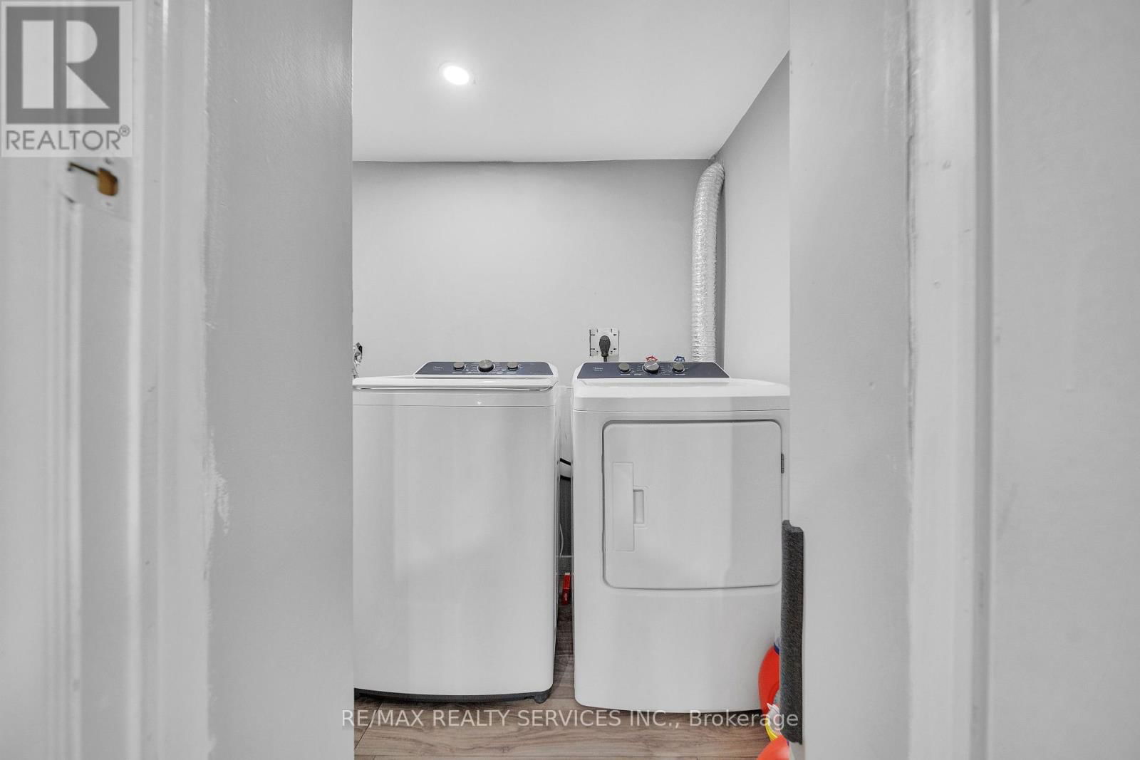 305 FAITH DRIVE Image 36
