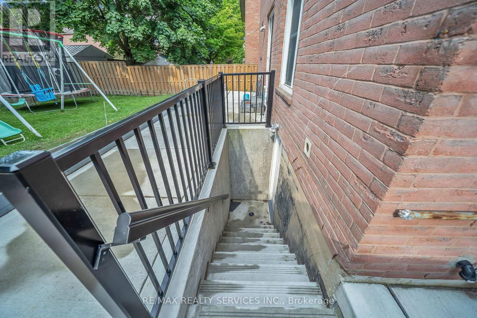 305 FAITH DRIVE Image 39