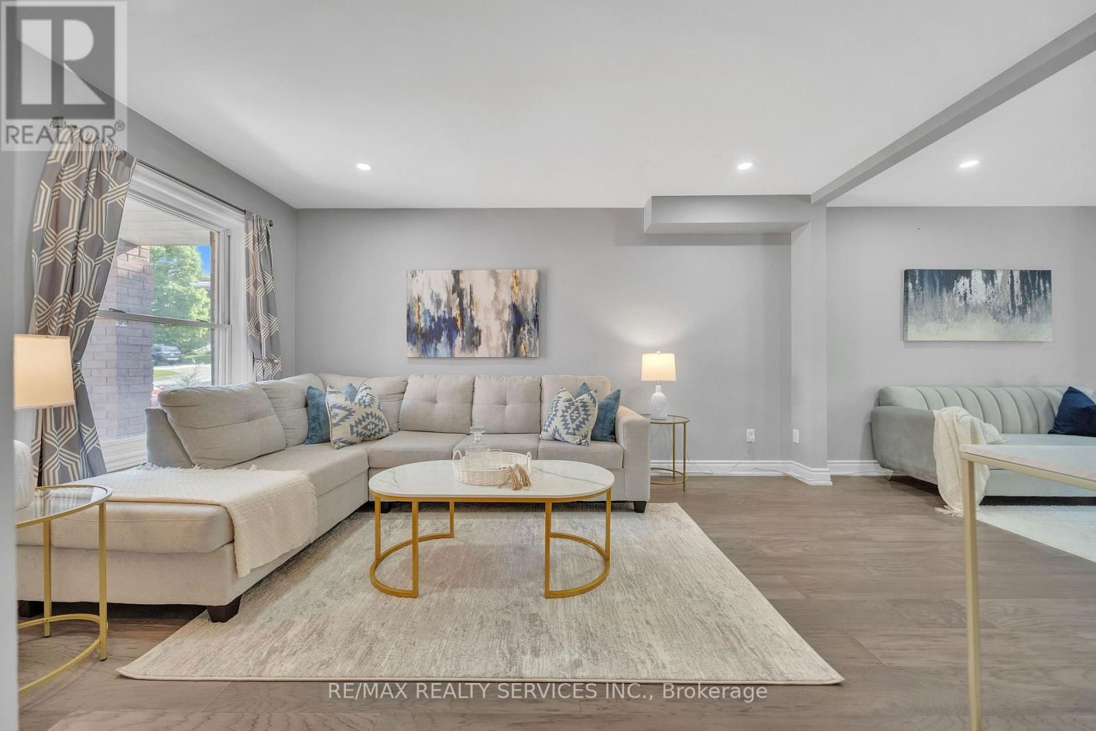 305 FAITH DRIVE Image 9