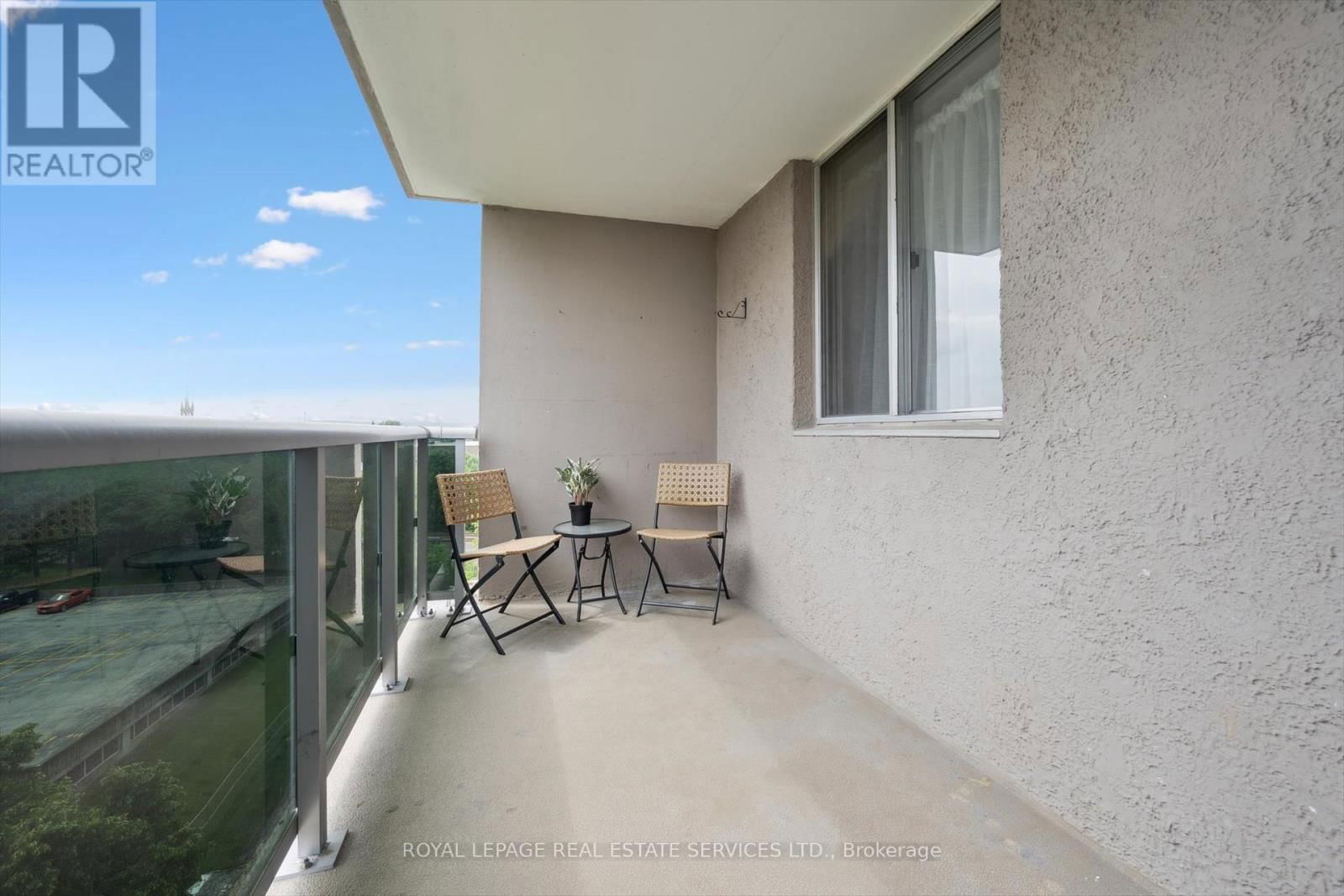 906 - 81 MILLSIDE DRIVE Image 12
