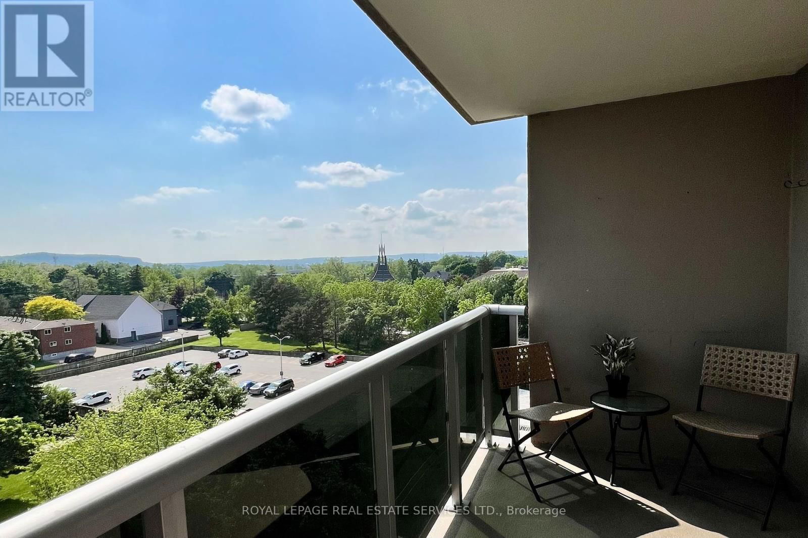 906 - 81 MILLSIDE DRIVE Image 13