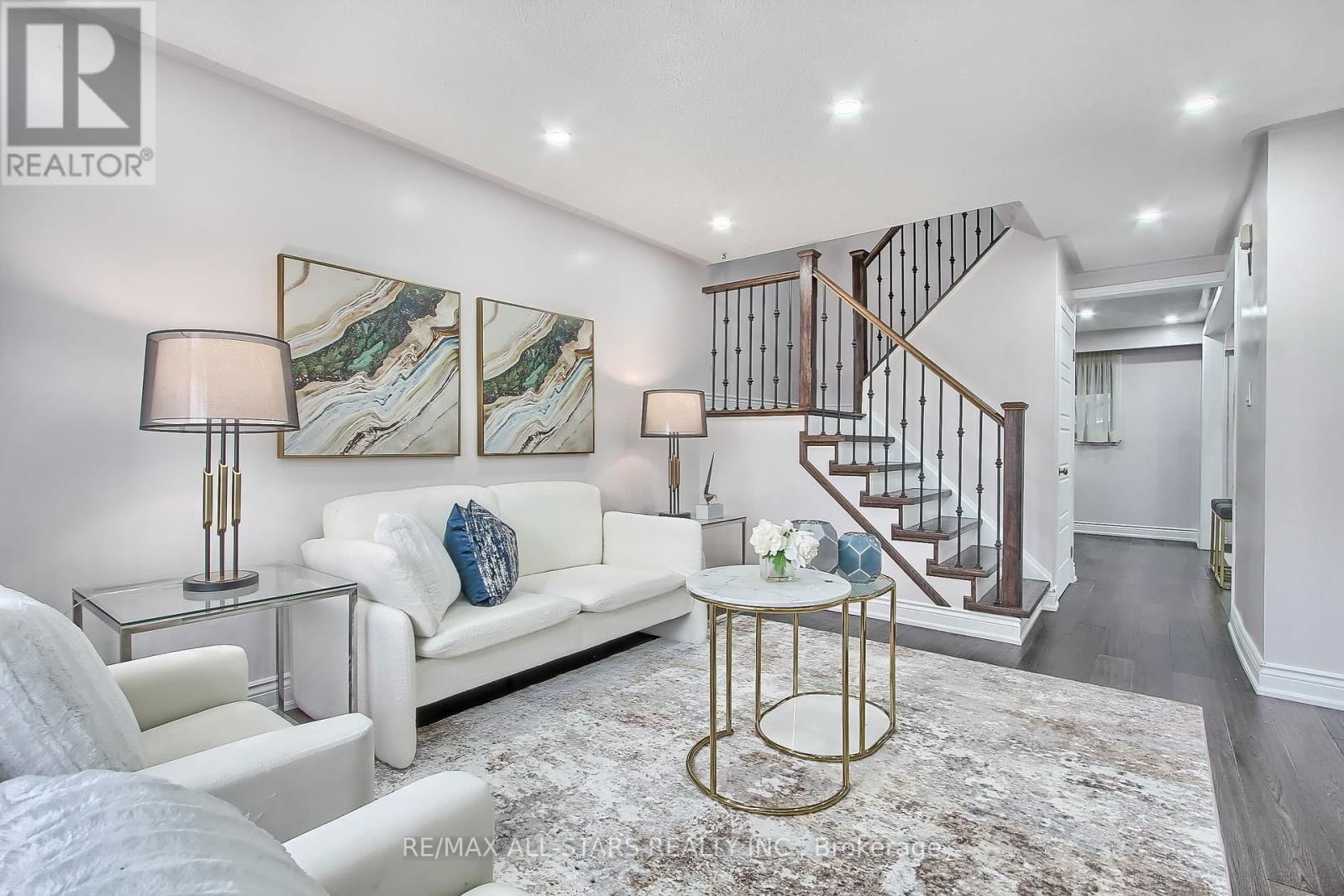 48 ARCHDEKIN DRIVE Image 10