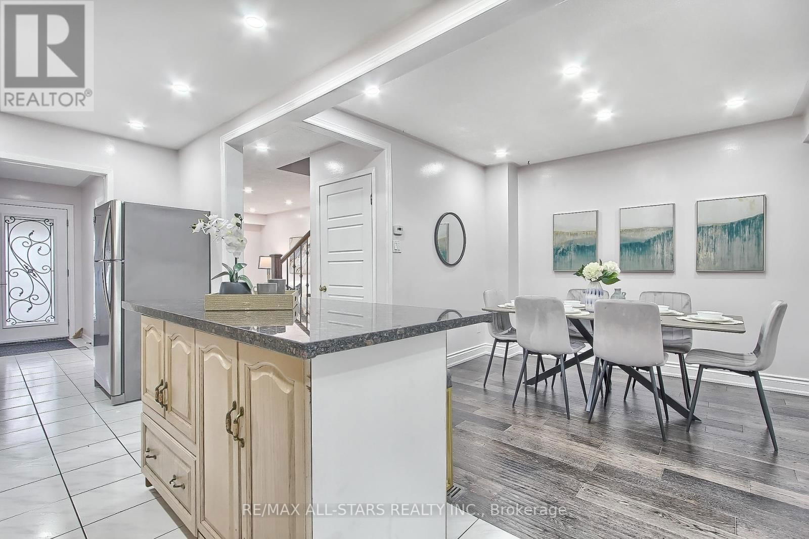 48 ARCHDEKIN DRIVE Image 17