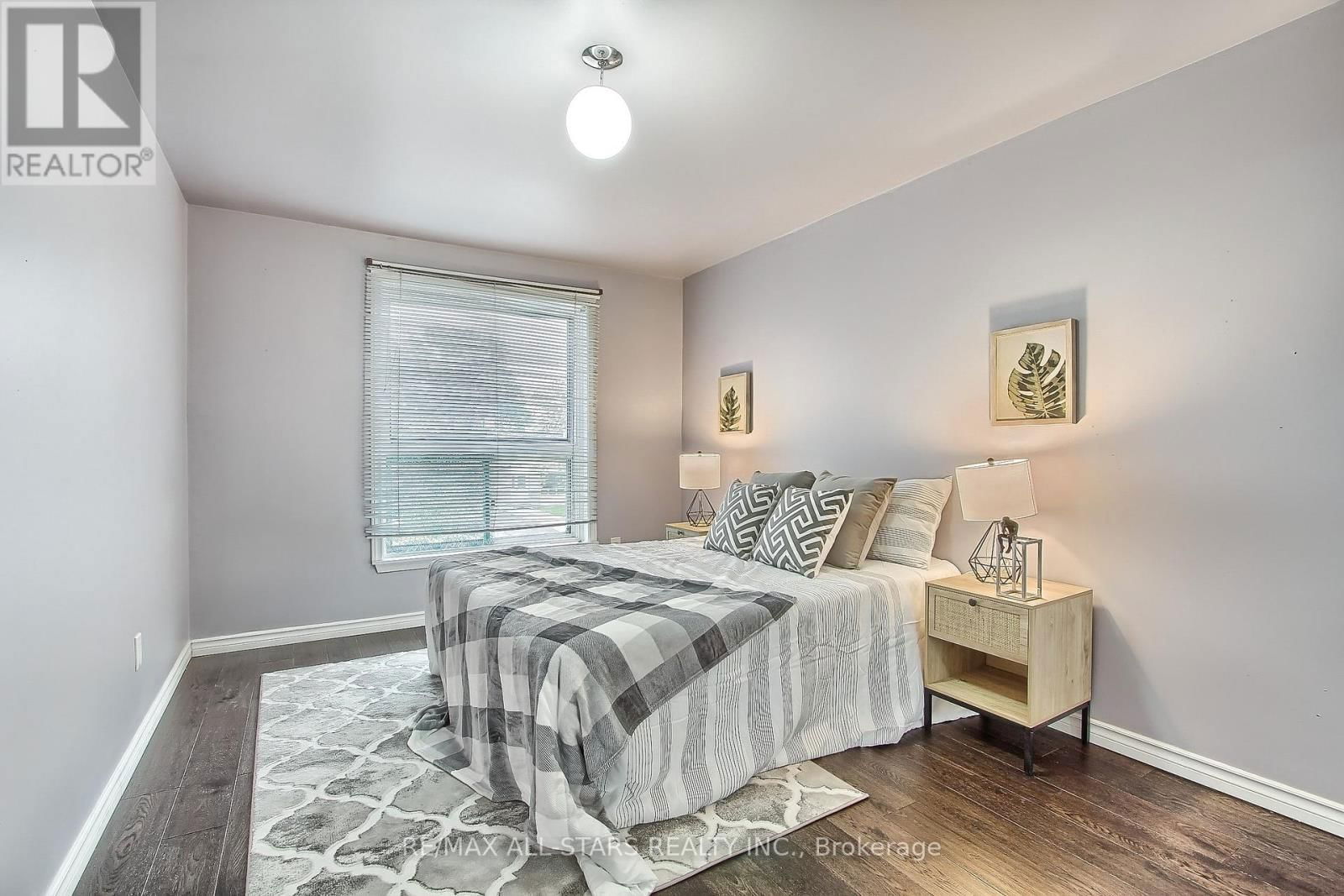 48 ARCHDEKIN DRIVE Image 22