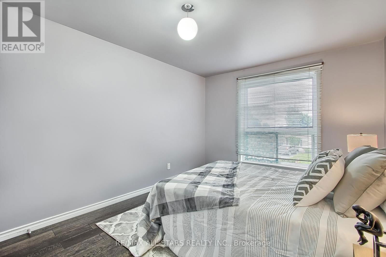 48 ARCHDEKIN DRIVE Image 24